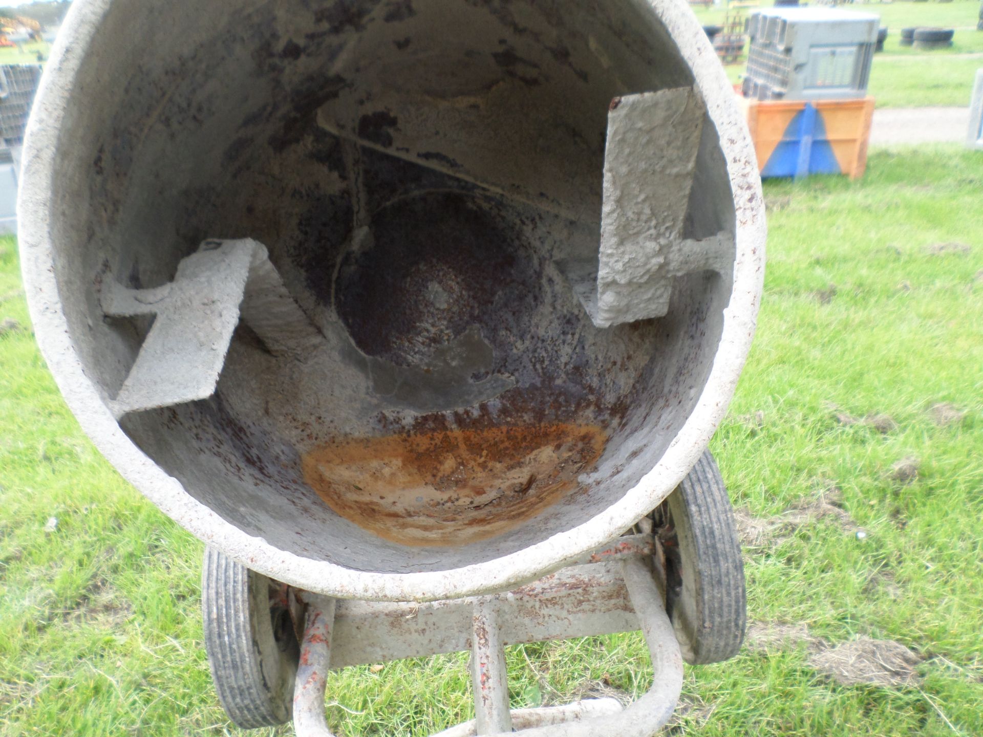 Belle 240 V electric concrete mixer - Image 2 of 3