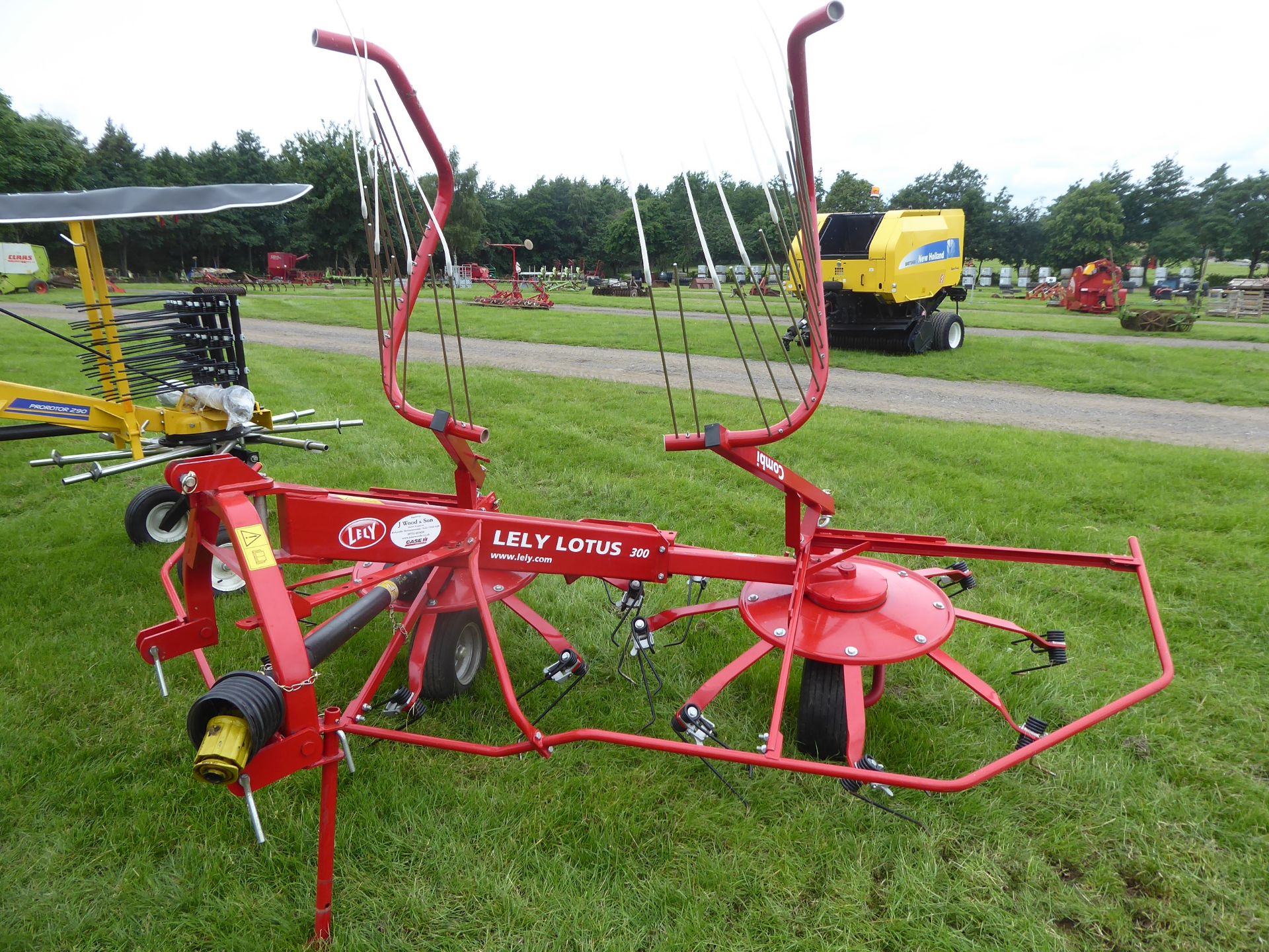 Lely Lotus 300 combi tedder ex demo as new, 2016