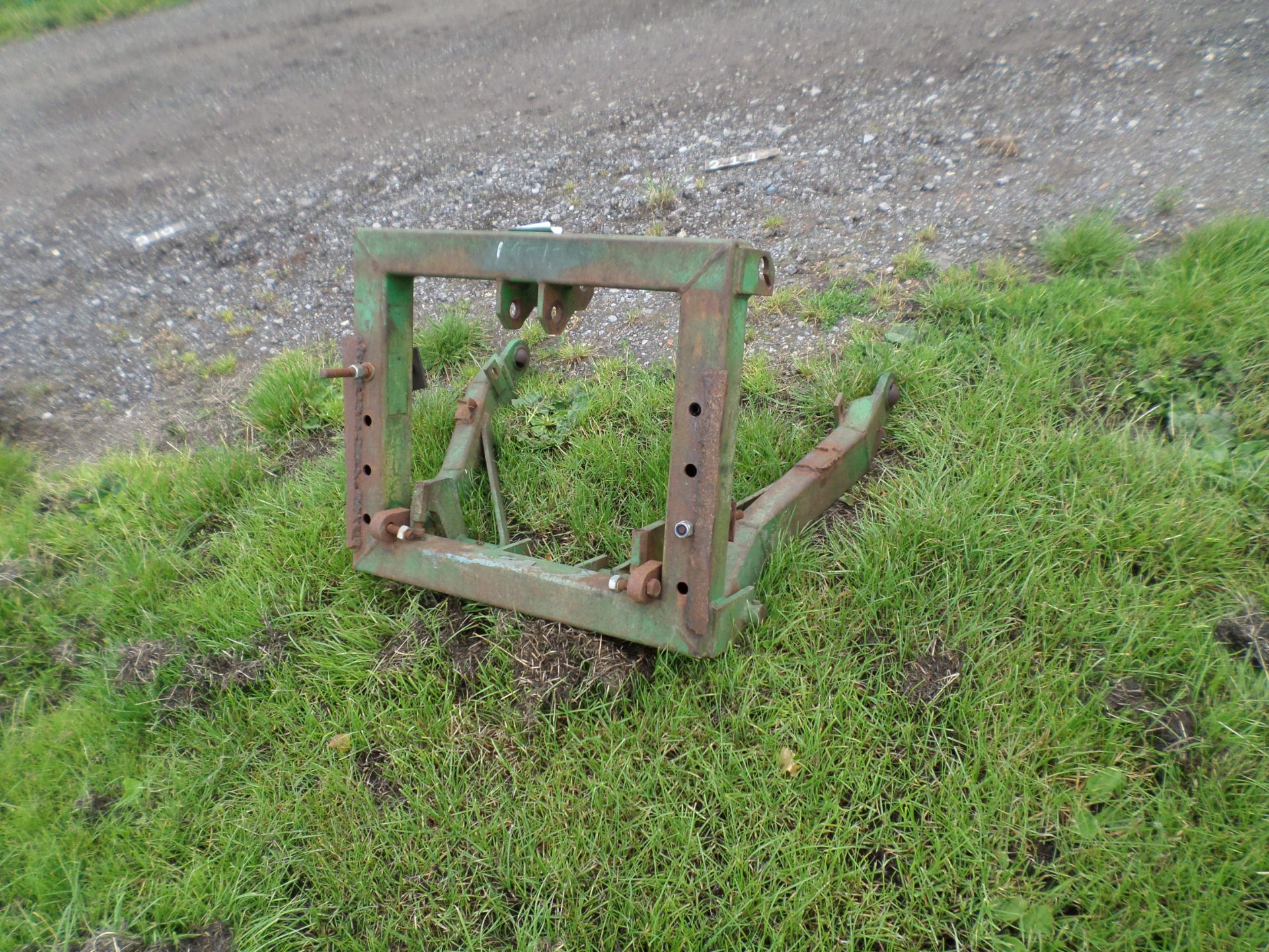 Tractor front linkage, frame and arms - Image 2 of 3