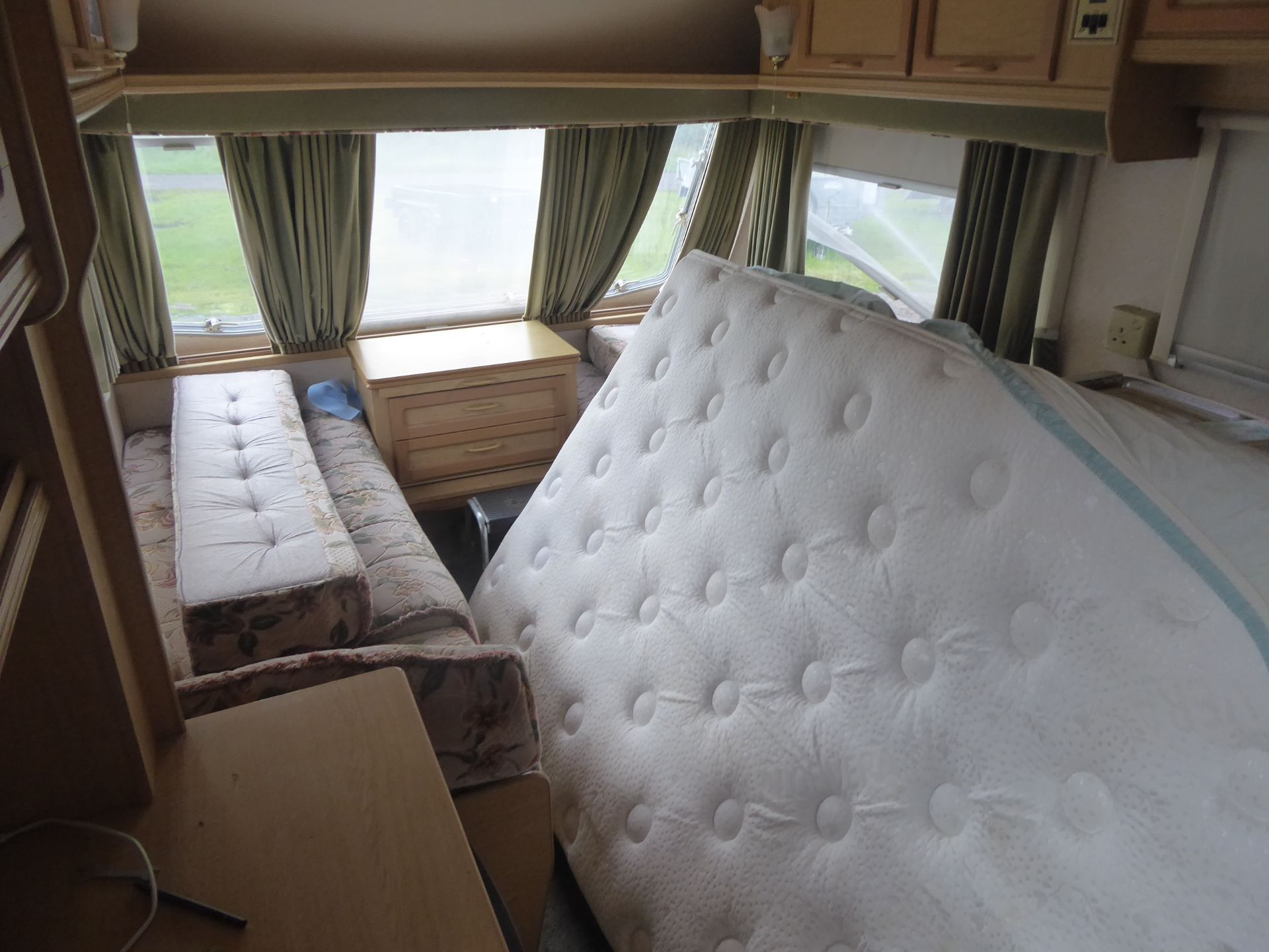 Abbey Caprice 2 berth Caravan, very tidy, with keys NO VAT - Image 4 of 4