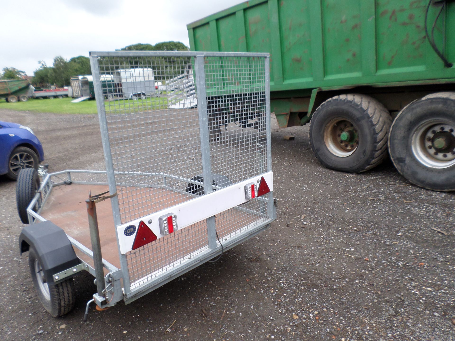 Small 2 wheeled plant trailer, 750 kg c/w beaver tail & spare wheel, keys and handle NO VAT - Image 2 of 2