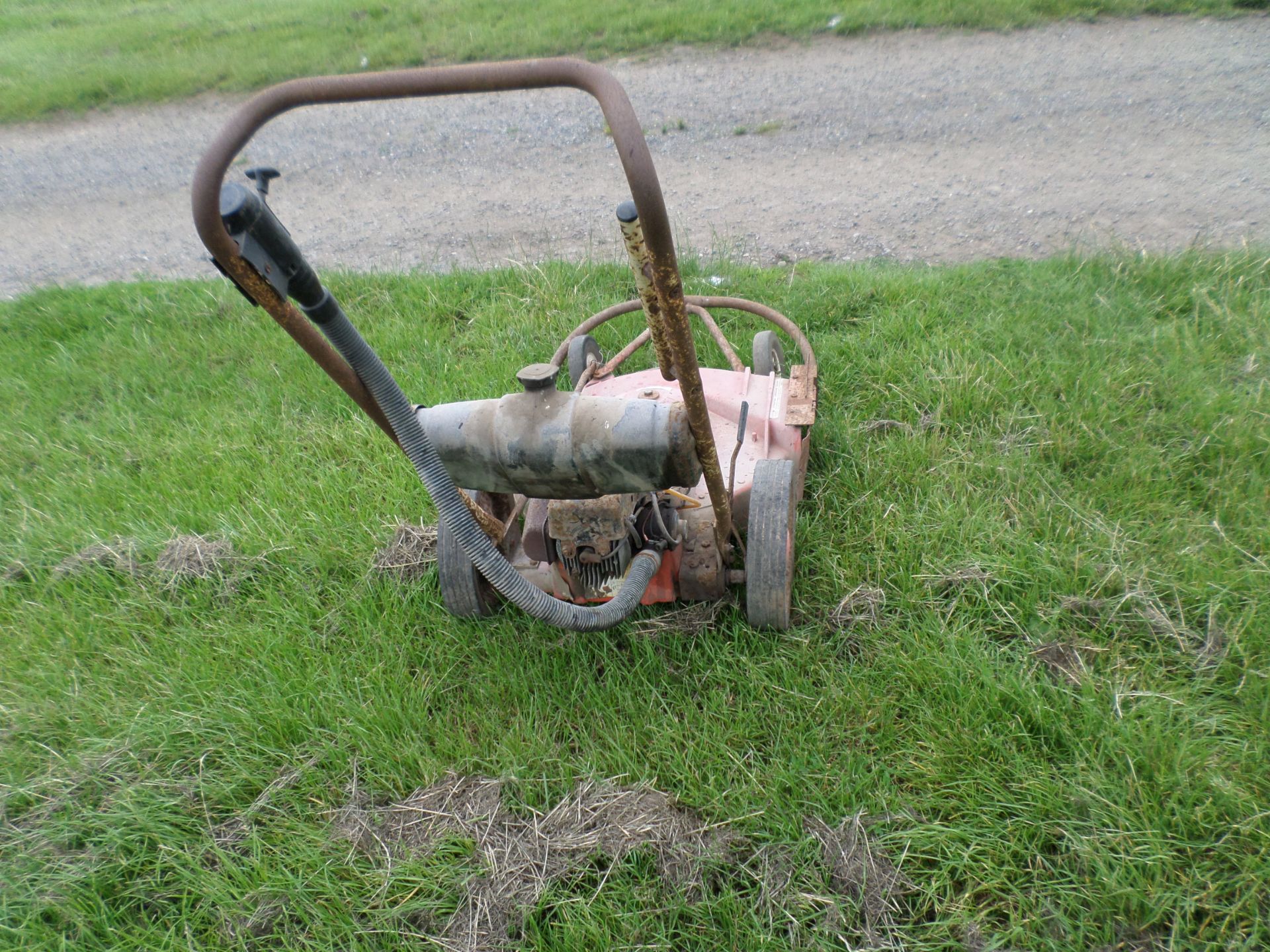 Victa suoer 24 mower - Image 2 of 2