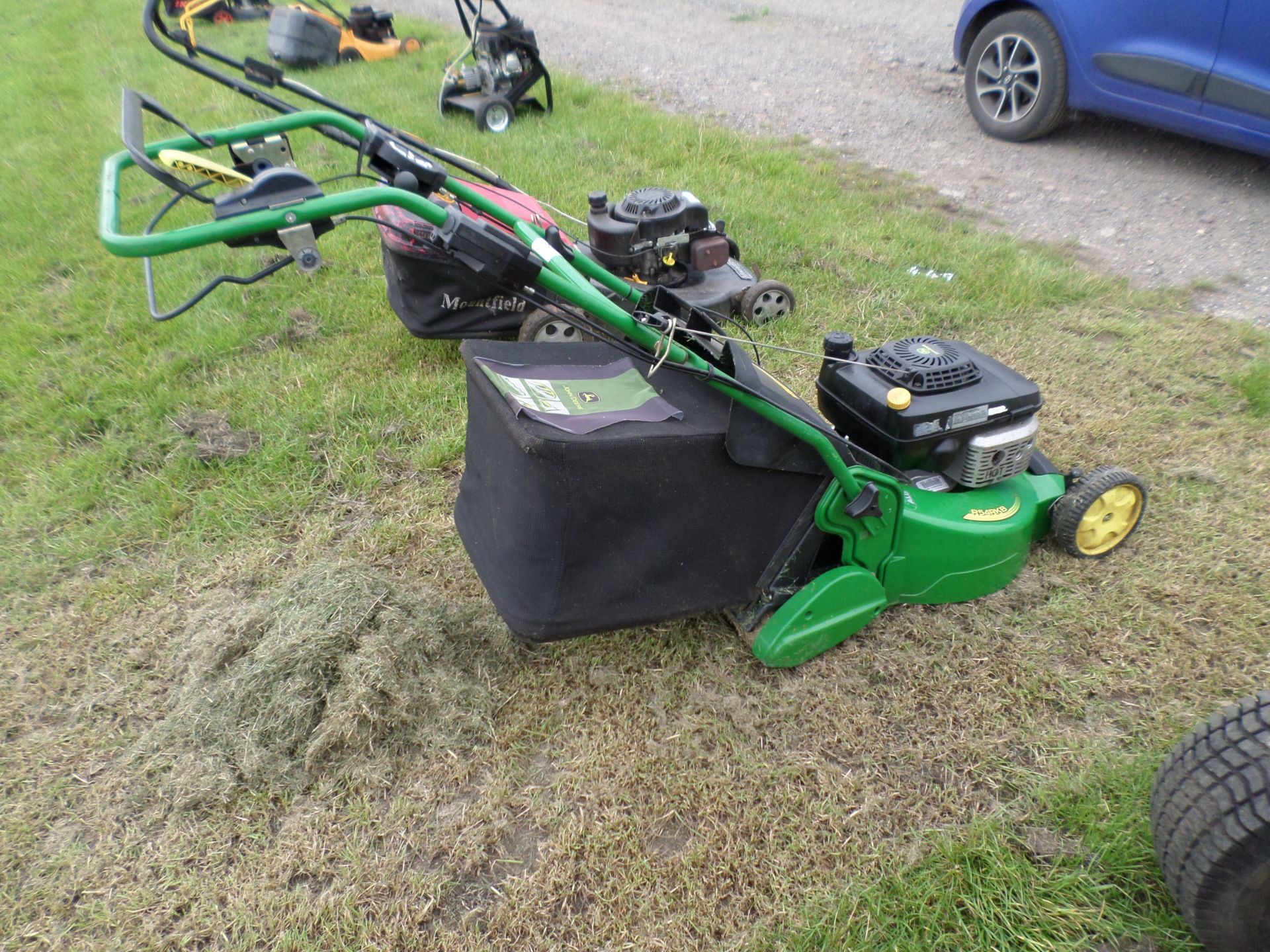 John Deere R54 RKB self propelled roller mower c/w grass bag NO VAT - Image 2 of 2