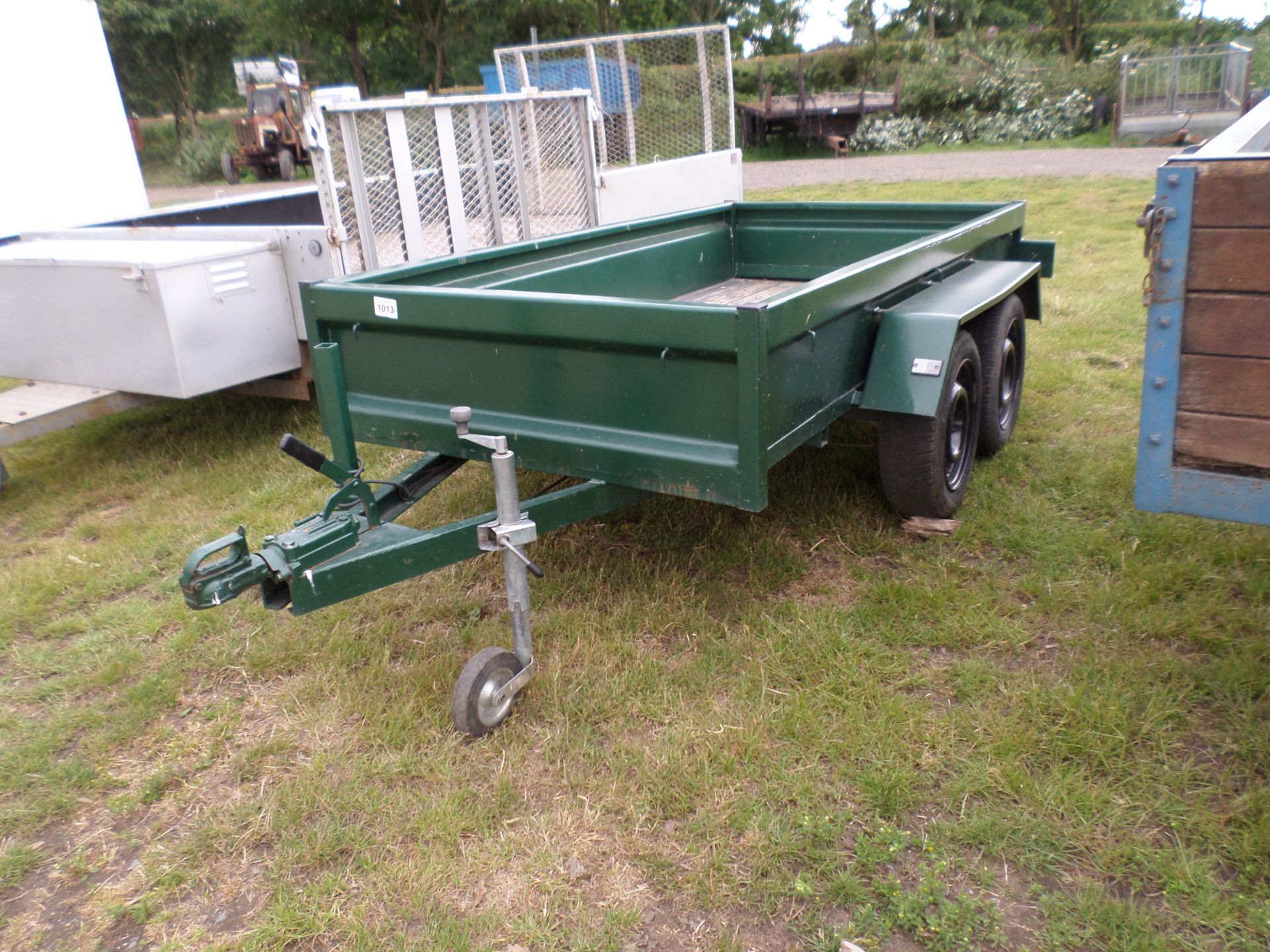 Twin axle trailer