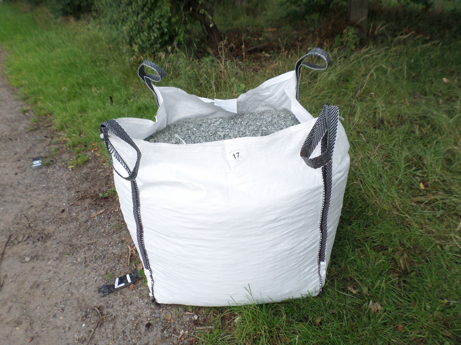 1T bulk bag of decorative grey granite 20mm gravel NO VAT