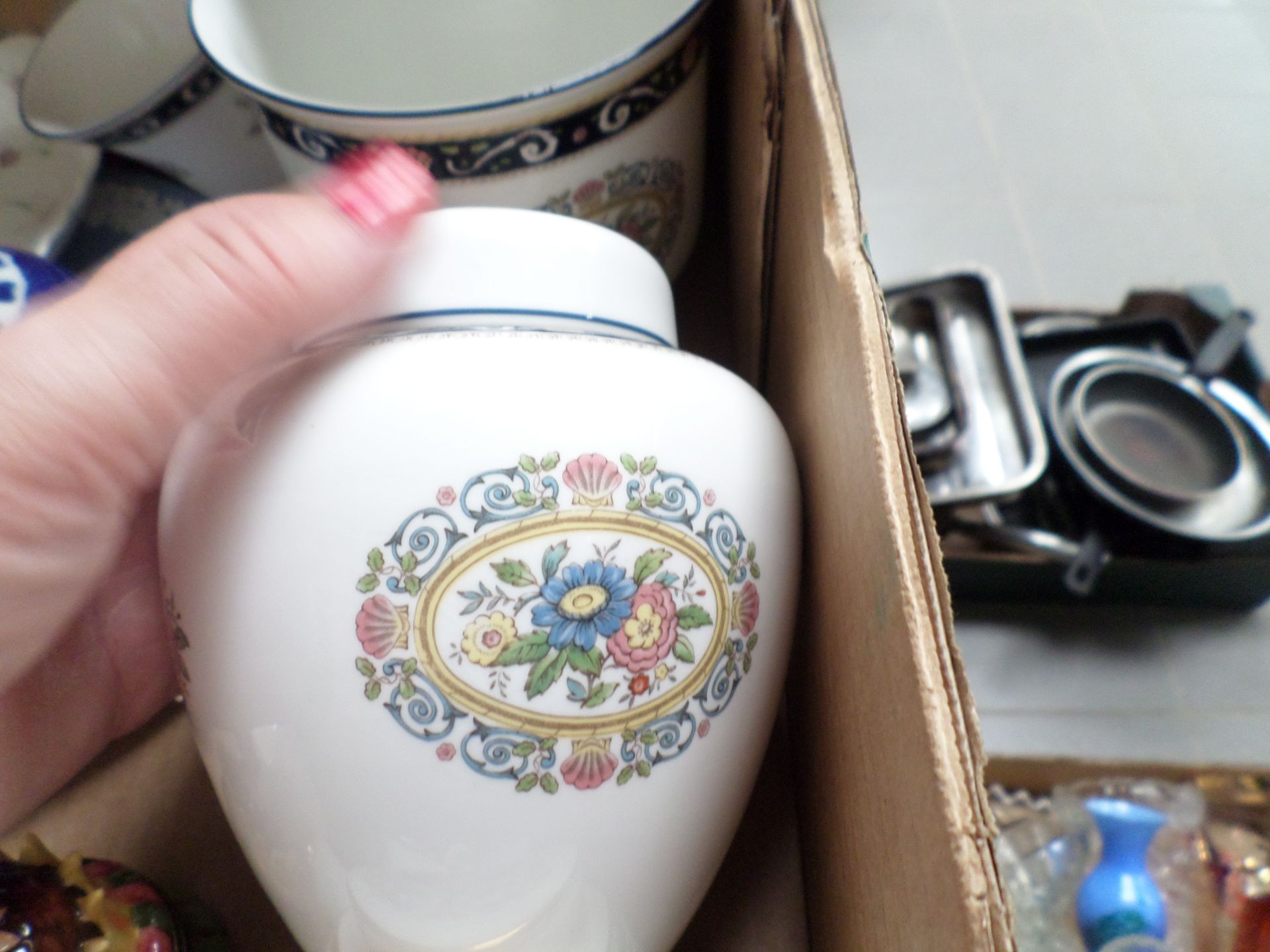 Box of ceramics including Coalport, Diana, Worcester mugs and Wedgwood - Image 3 of 5