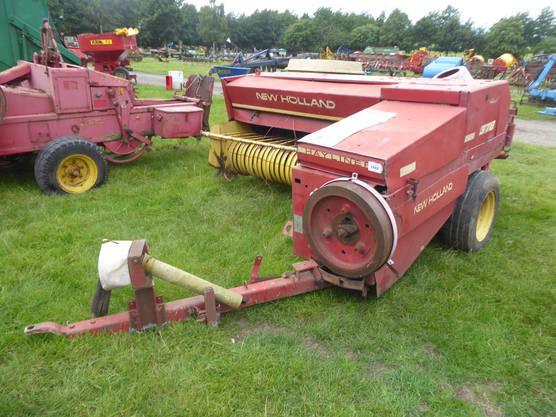 New Holland 378 conventional baler