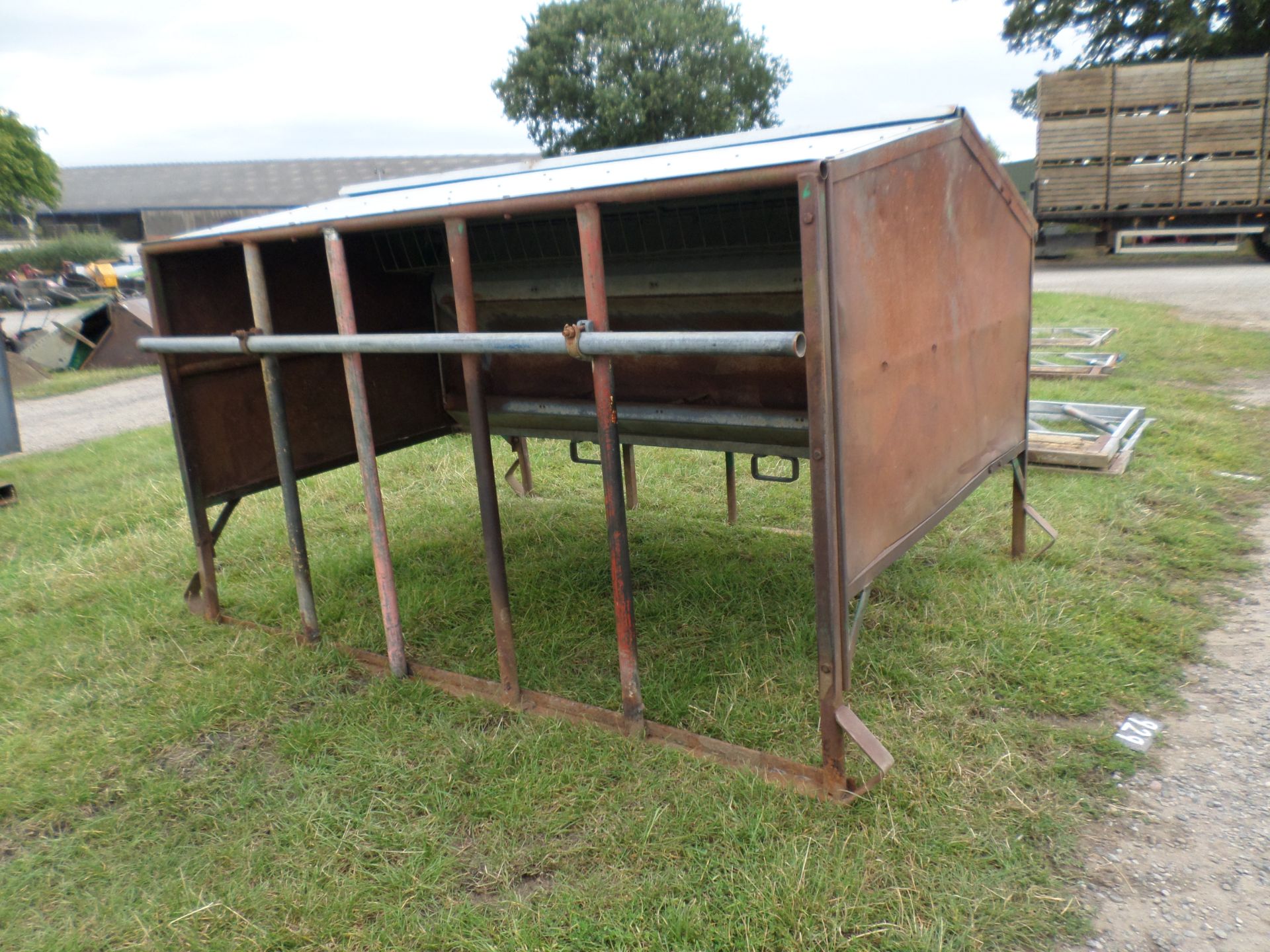 IAE calf creep feeder