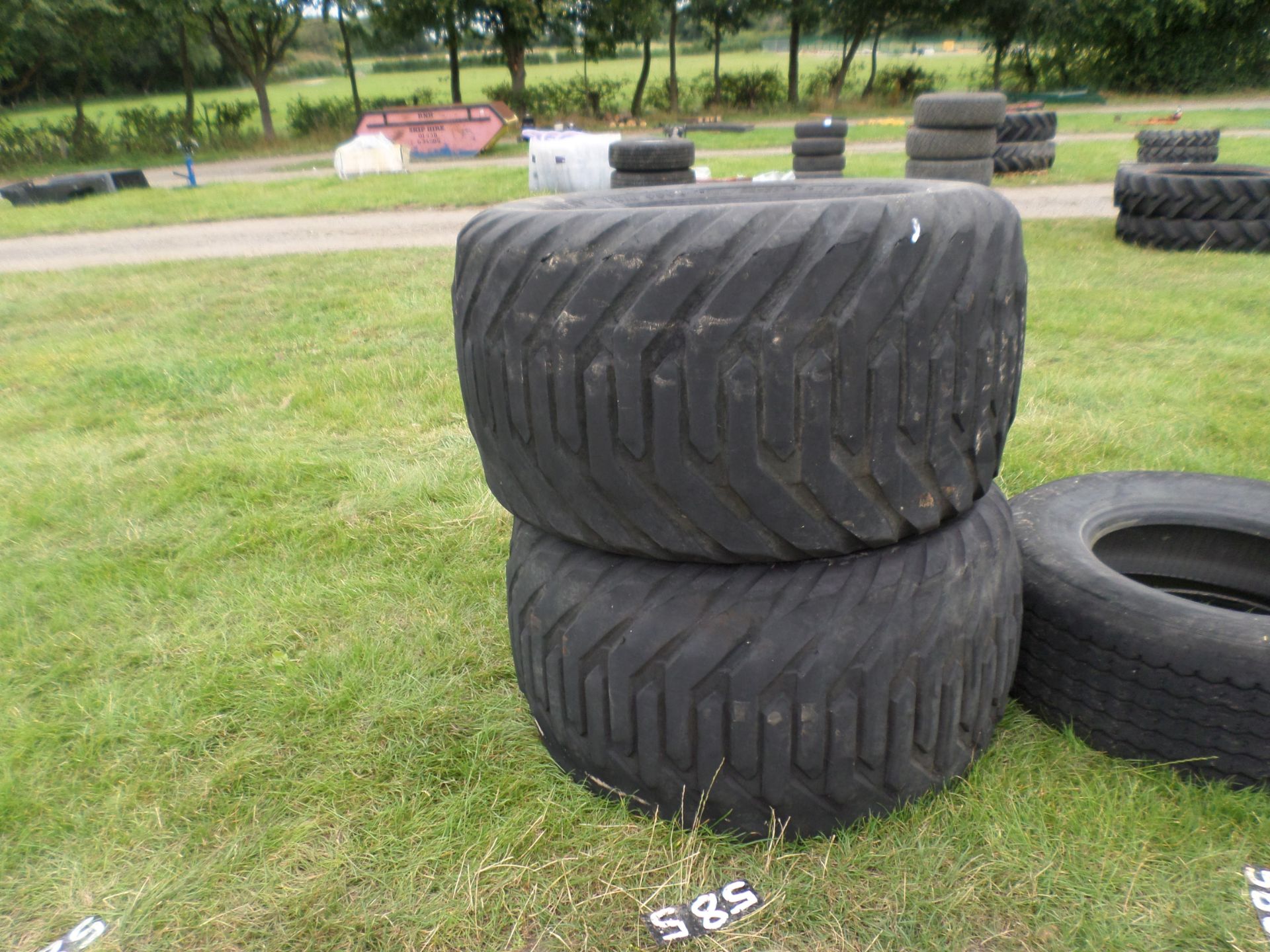 Pair of 600/50-22.5 Quadrant baler flotation tyres