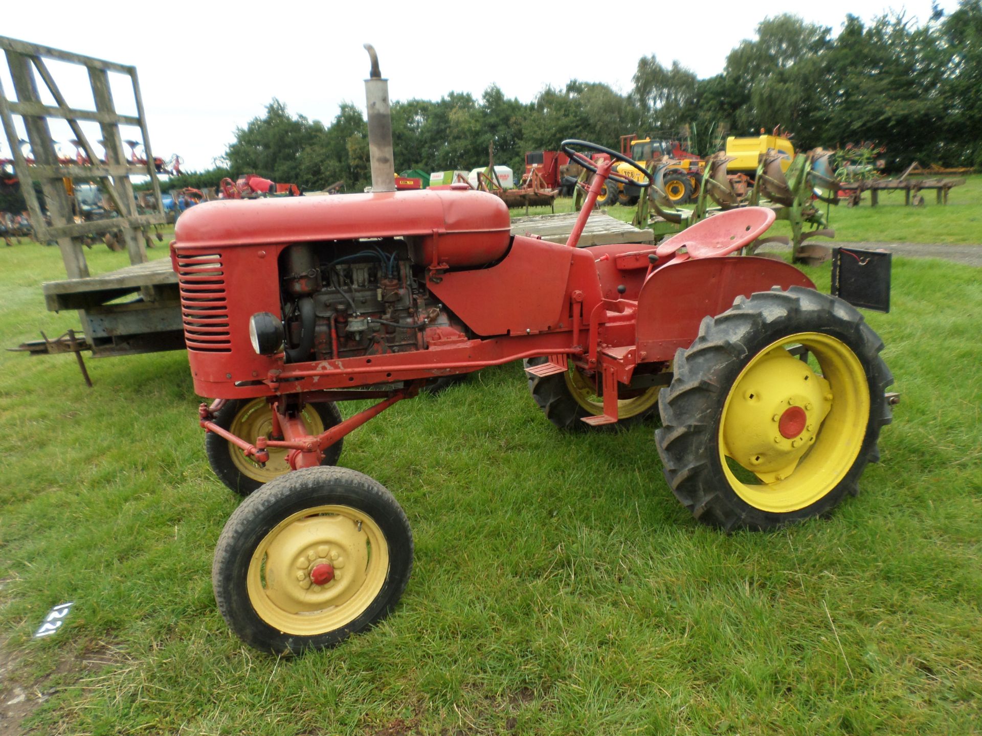 Massey Harris Pony vintage tractor, gwo NO VAT - Image 2 of 4