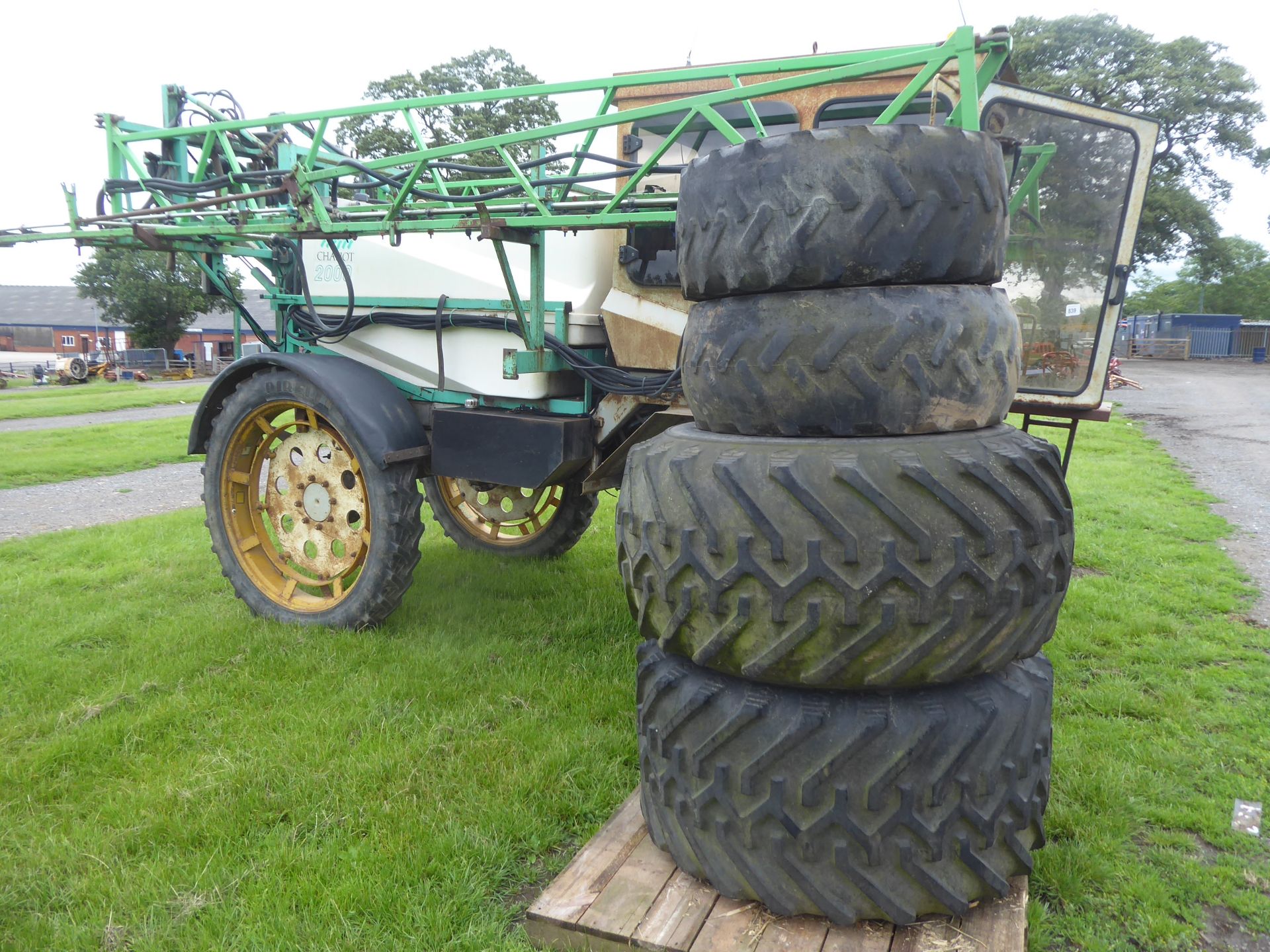 Chaviot 2000 self propelled 24m sprayer - Image 3 of 4