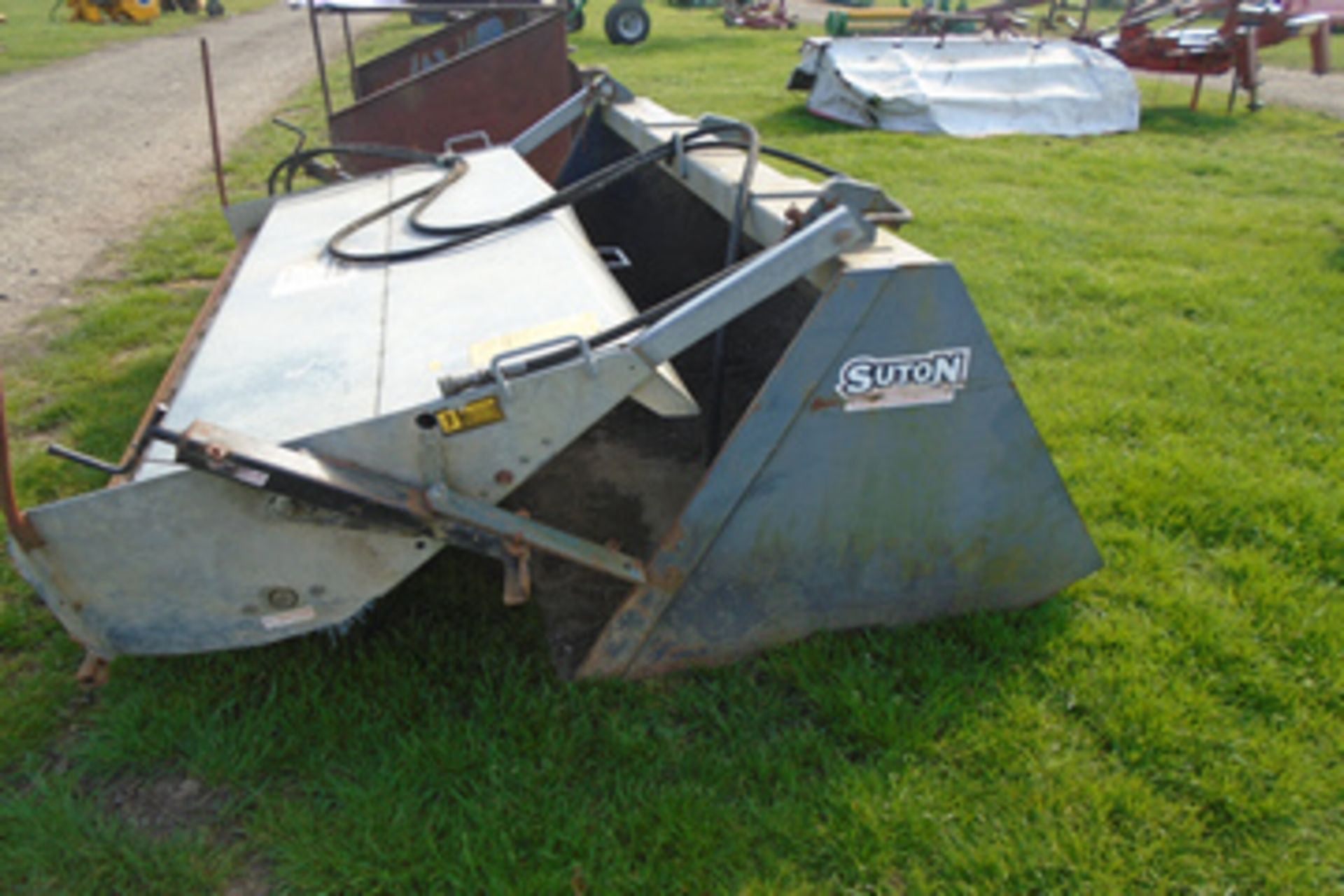 Suton bucket and brush - Image 7 of 10