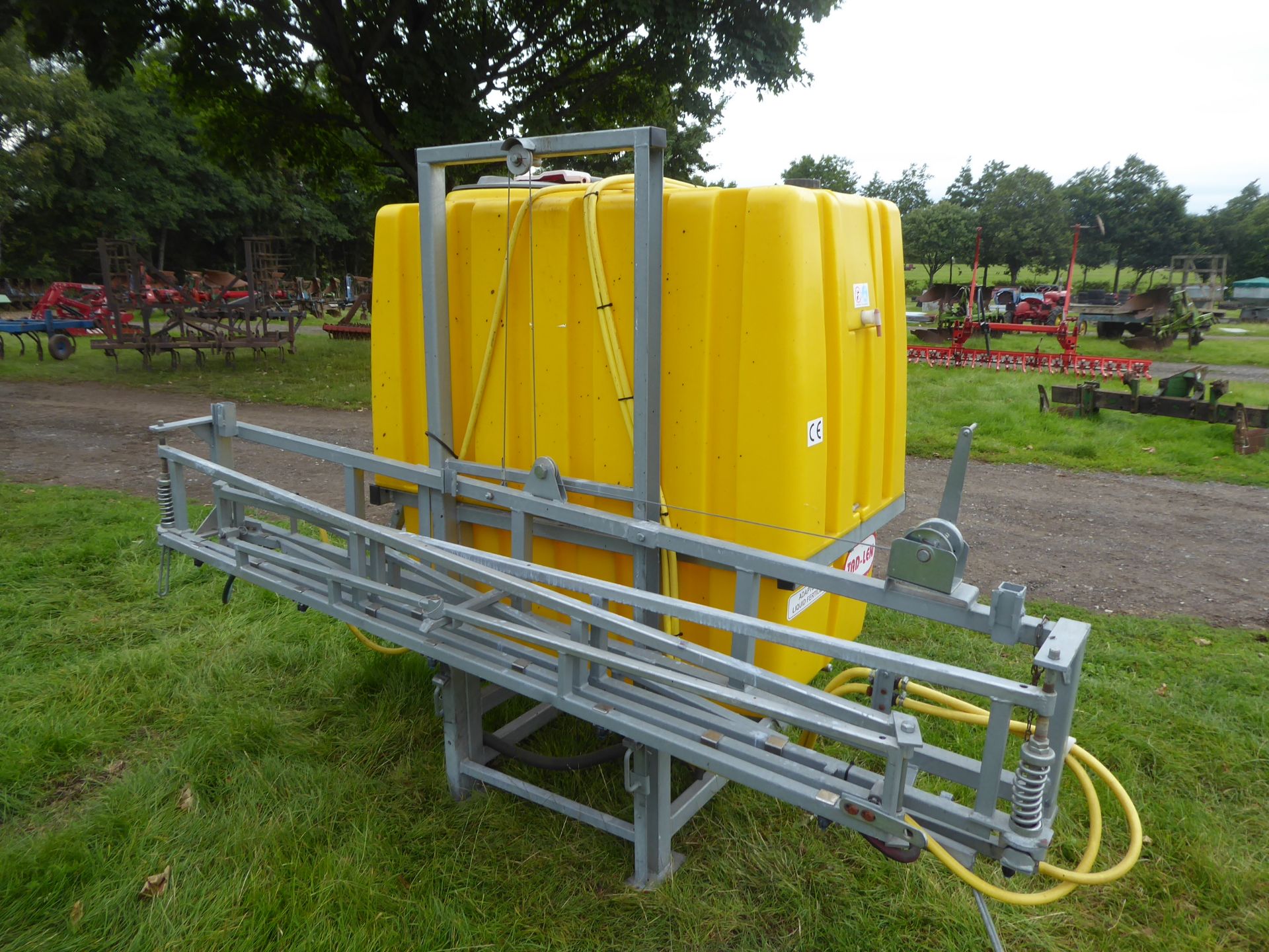 Tadlen 1000ltr crop sprayer with 12m booms, used this season - Image 2 of 2