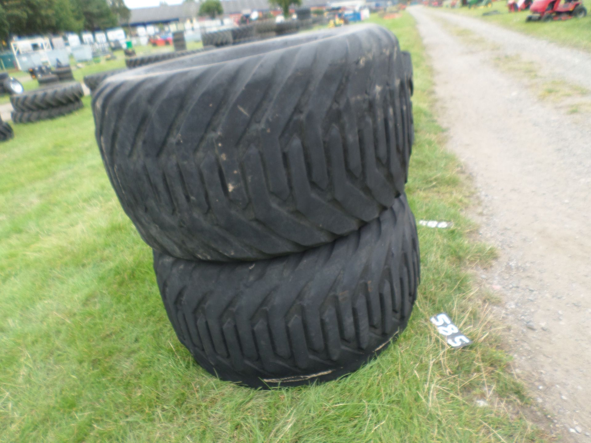 Pair of 600/50-22.5 Quadrant baler flotation tyres - Image 2 of 2