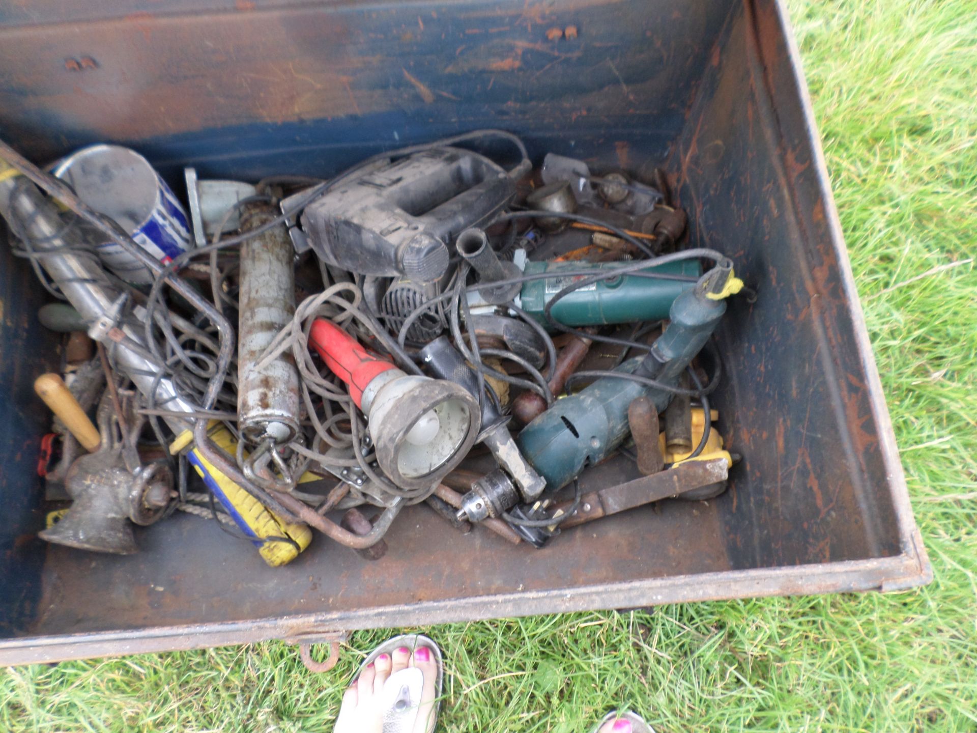 Vintage tool box full of tools NO VAT - Image 2 of 2