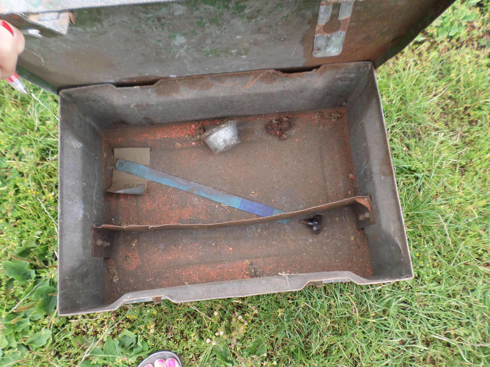 Vintage metal ammunition box NO VAT - Image 2 of 2