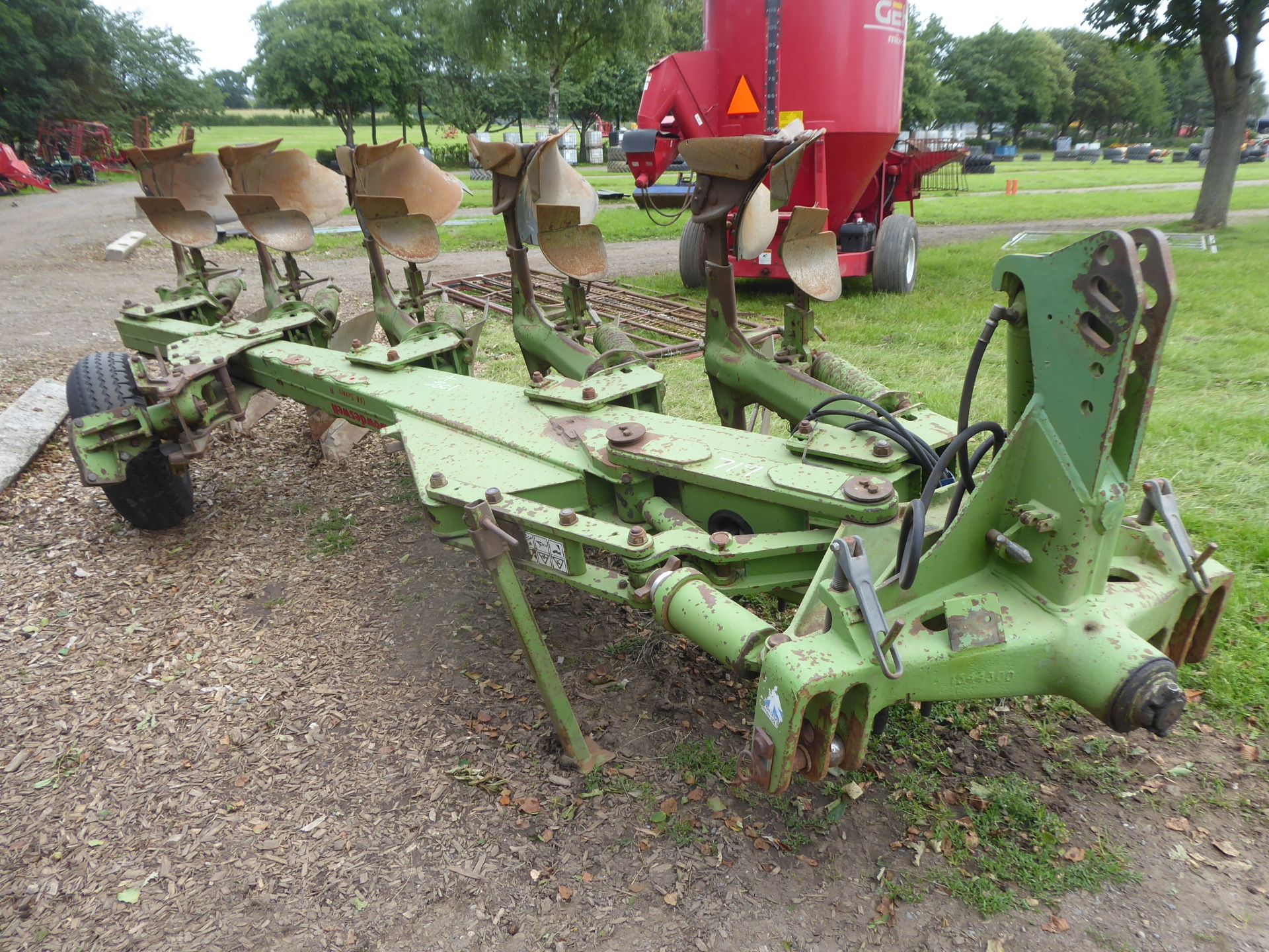 Dowdeswell 5F auto reset reversible plough