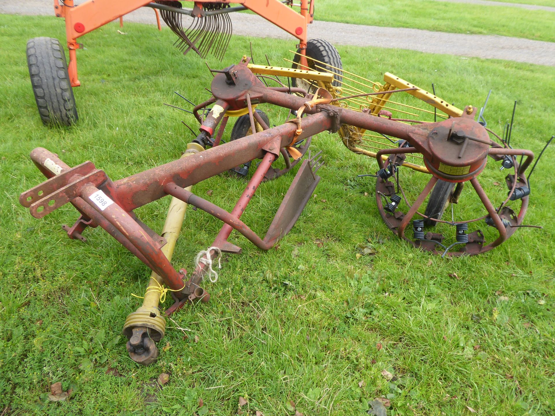 PZ 200 haybob with full set of tines and gates