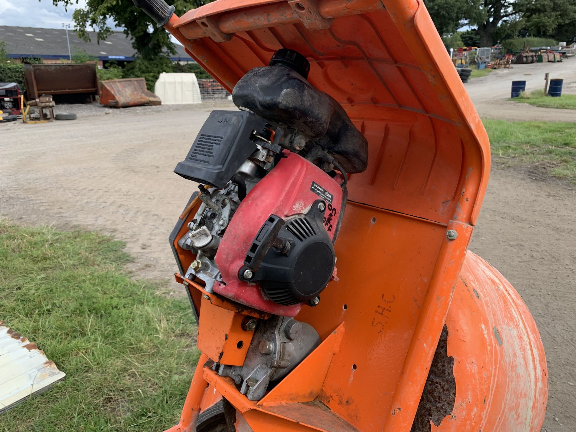 Belle Honda petrol cement mixer,gwo - Image 3 of 3