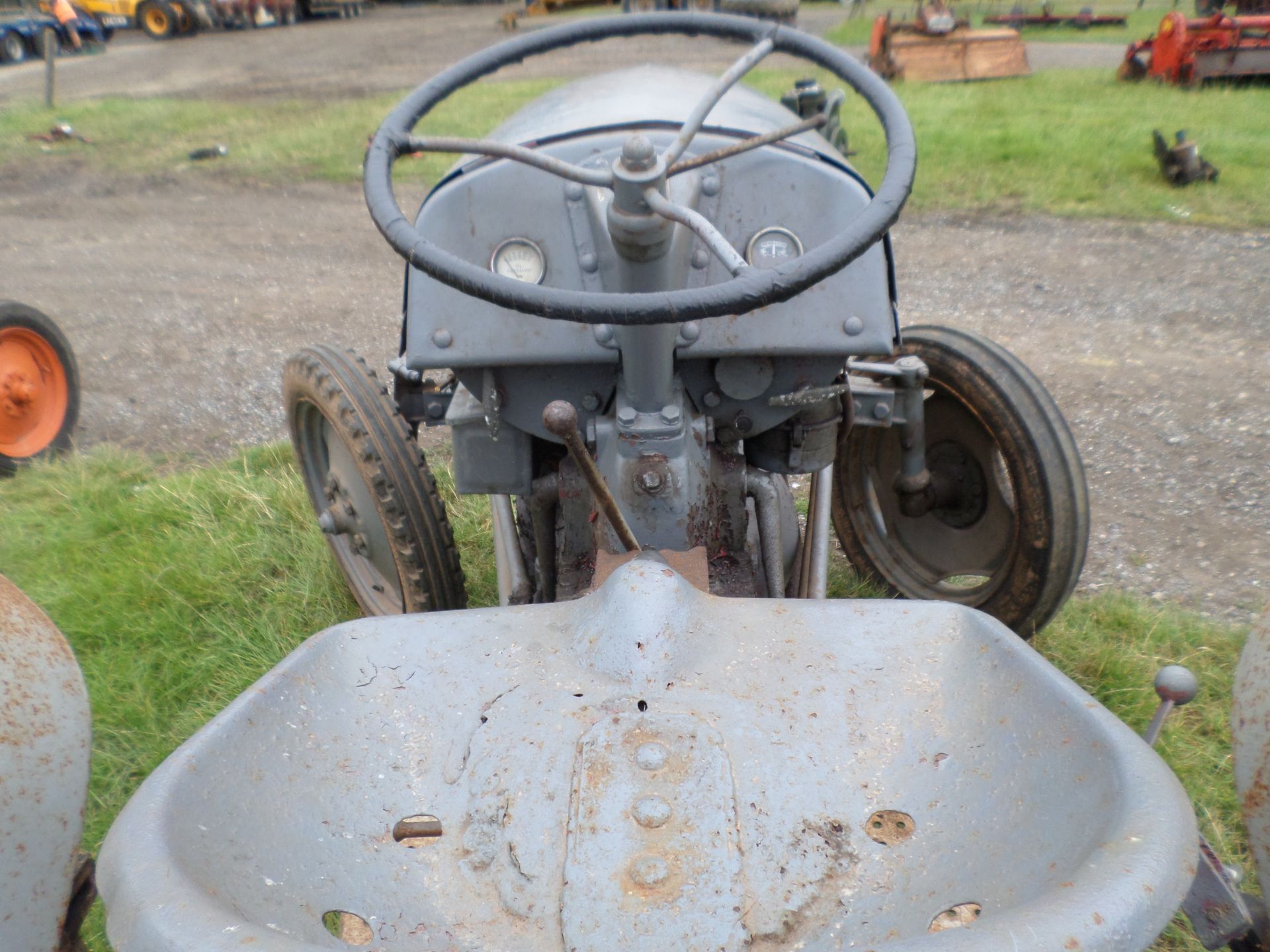 Massey Ferguson 1951 petrol tractor, barn find - Image 3 of 4