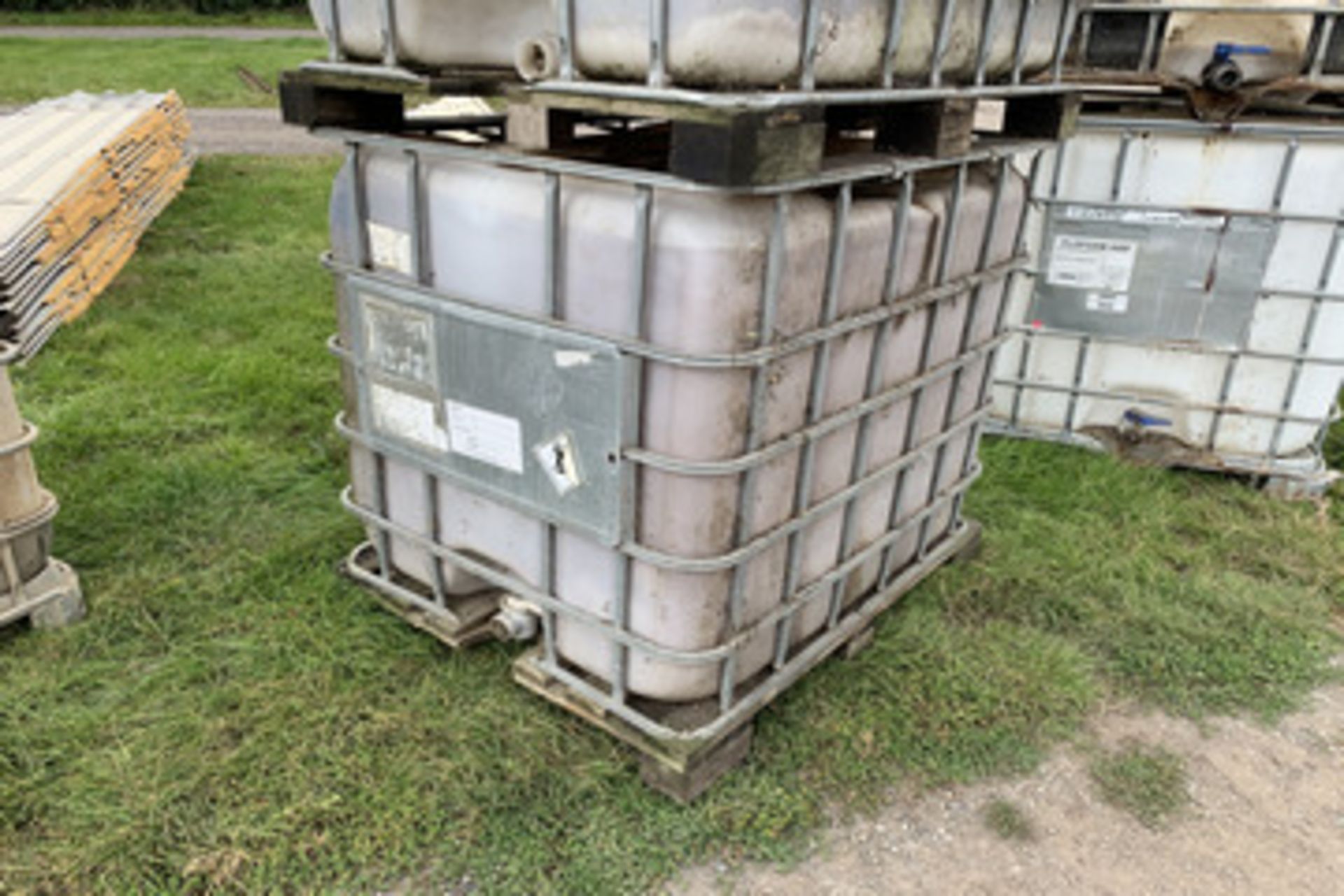 2 x 1000ltr IBCs - Image 2 of 2