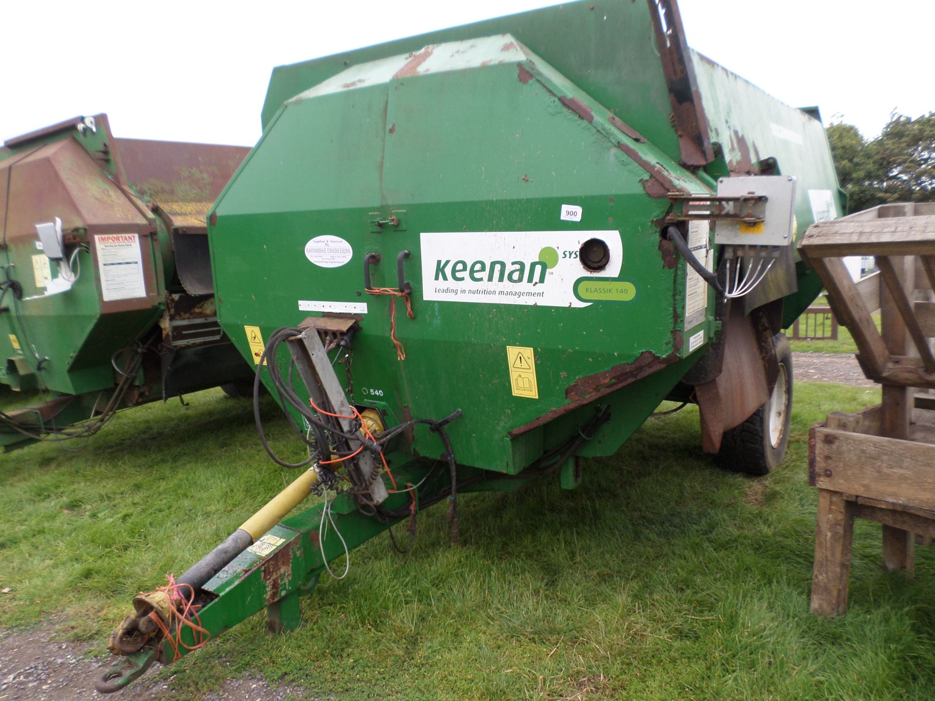Keenan Klassic 140 feeder wagon, root chopping knives fitted, been backup machine so very little