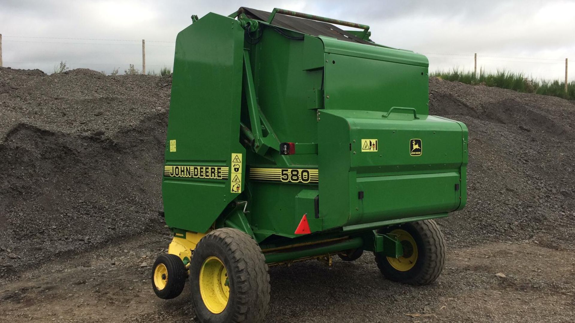 John Deere 580 baler NOT ON SITE - Image 3 of 5