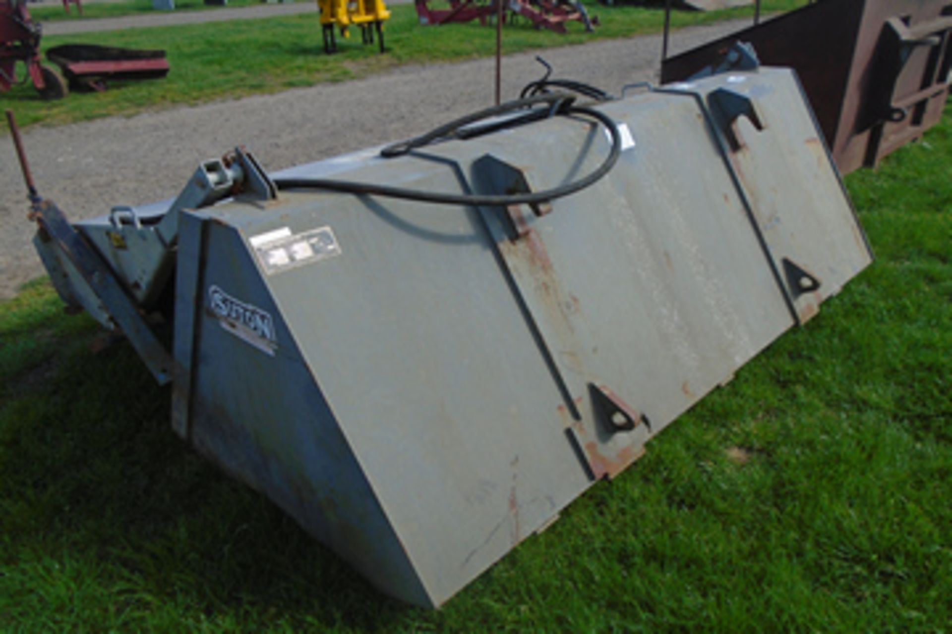 Suton bucket and brush - Image 5 of 10