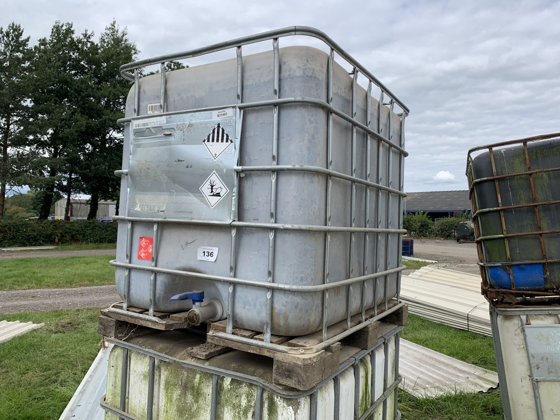 2 x 1000ltr IBCs