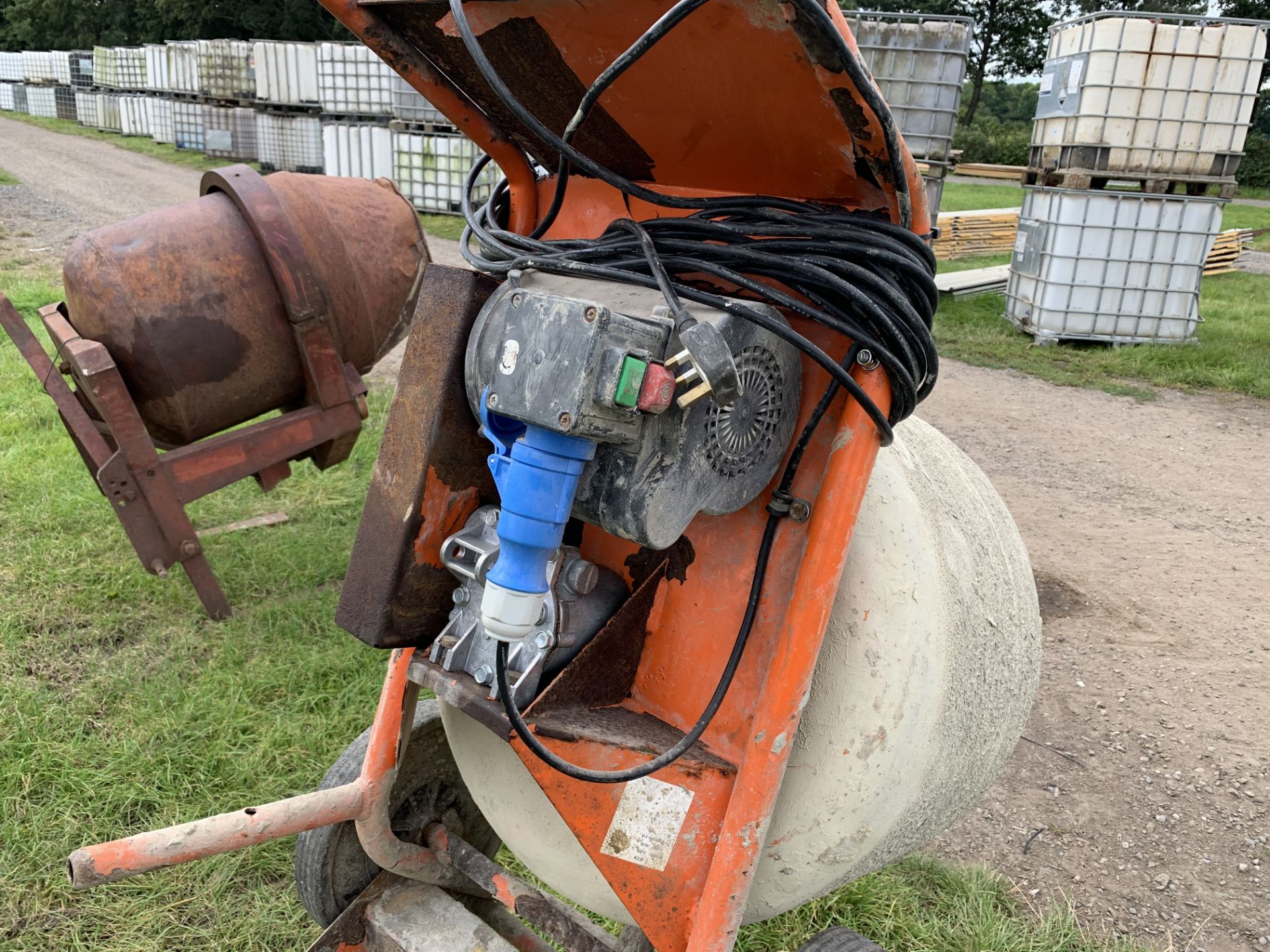 Belle 240v electric cement mixer, gwo - Image 3 of 3