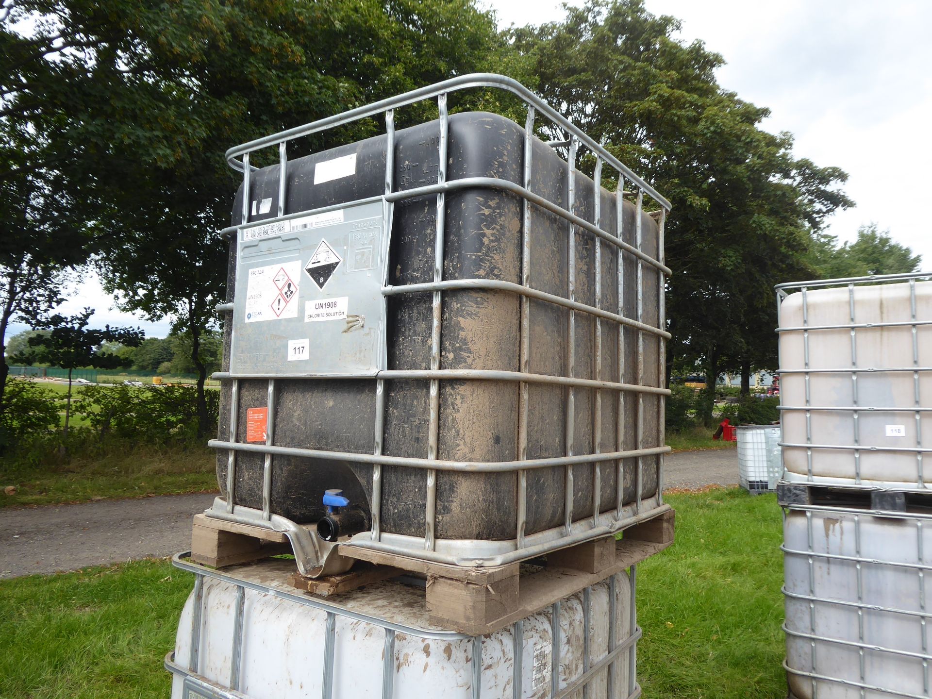 2 x 1000ltr IBCs - Image 2 of 2