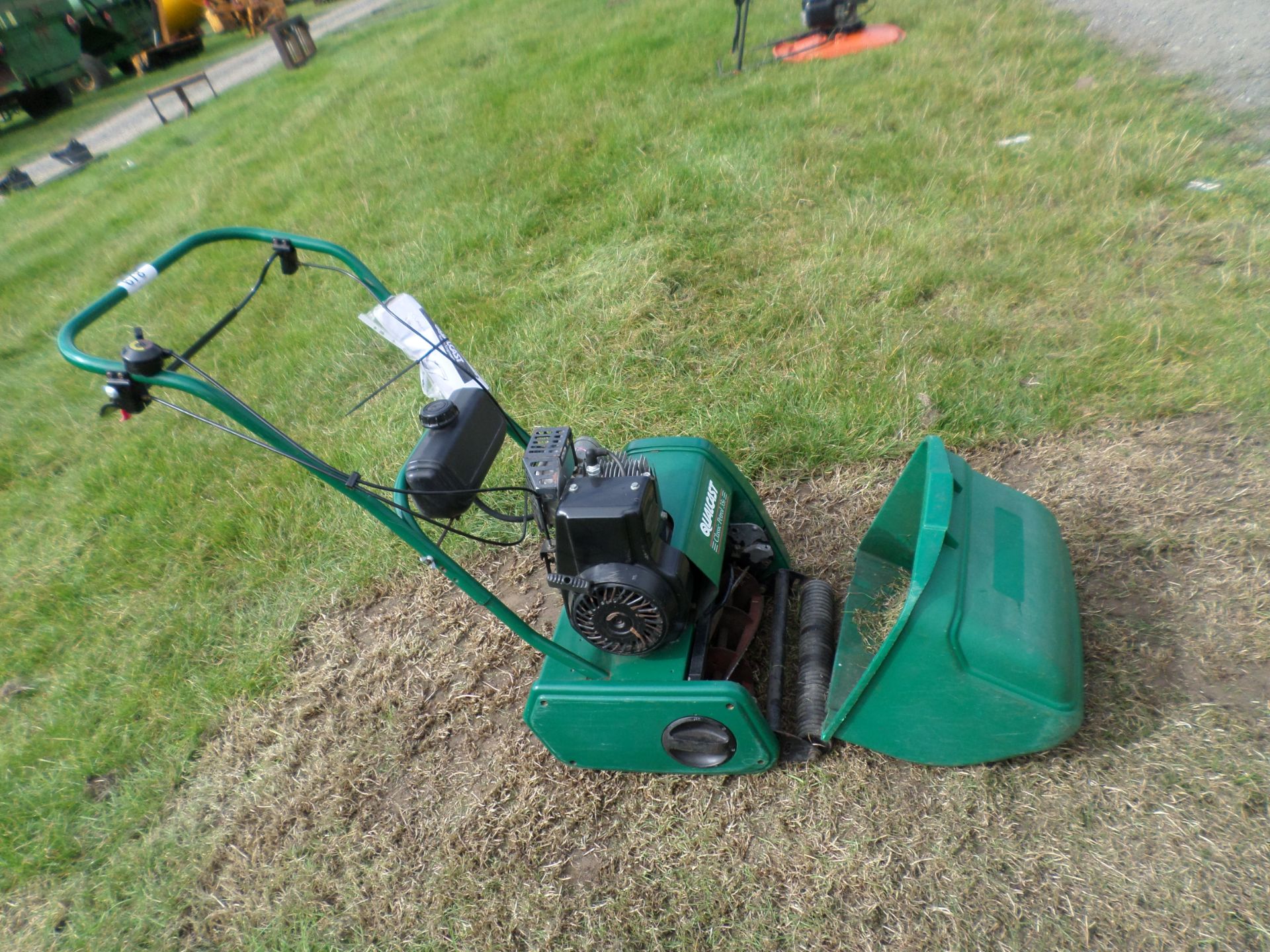 Qualcast Classic 35 cylinder mower