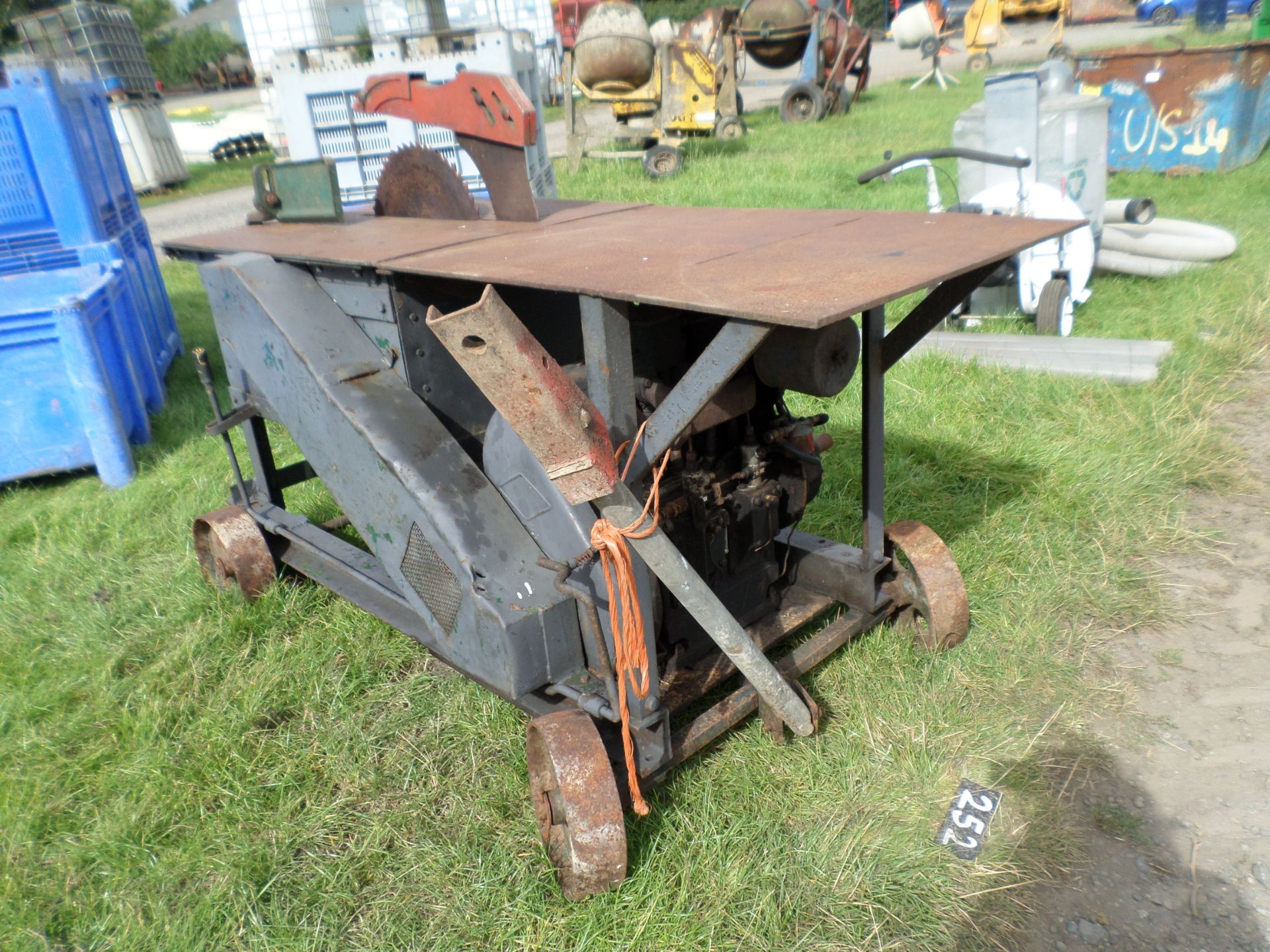 Diesel saw bench, gwo, with handle