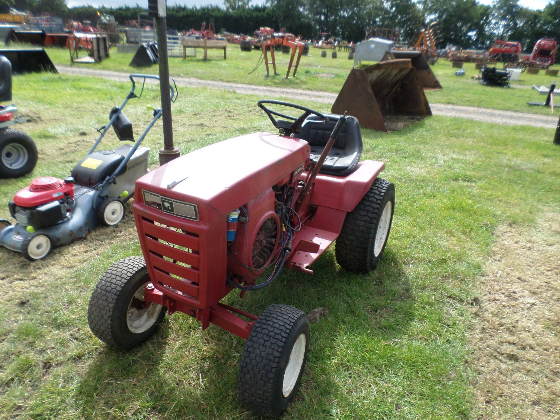 Toro Wheelhorse Raider 10, 6 speed garden tractor