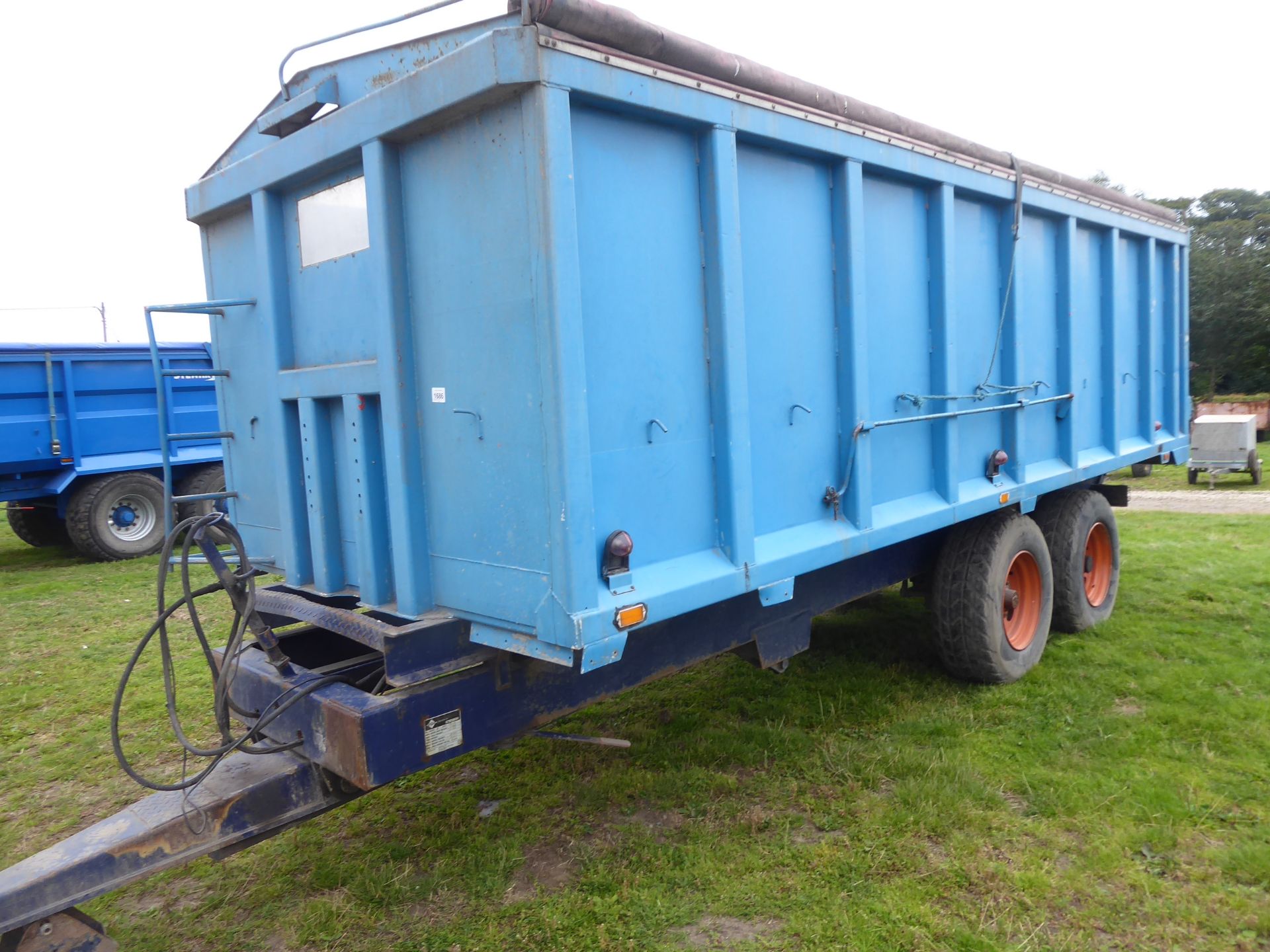 Ken Wootton 18T alloy body grain trailer with roll over sheet