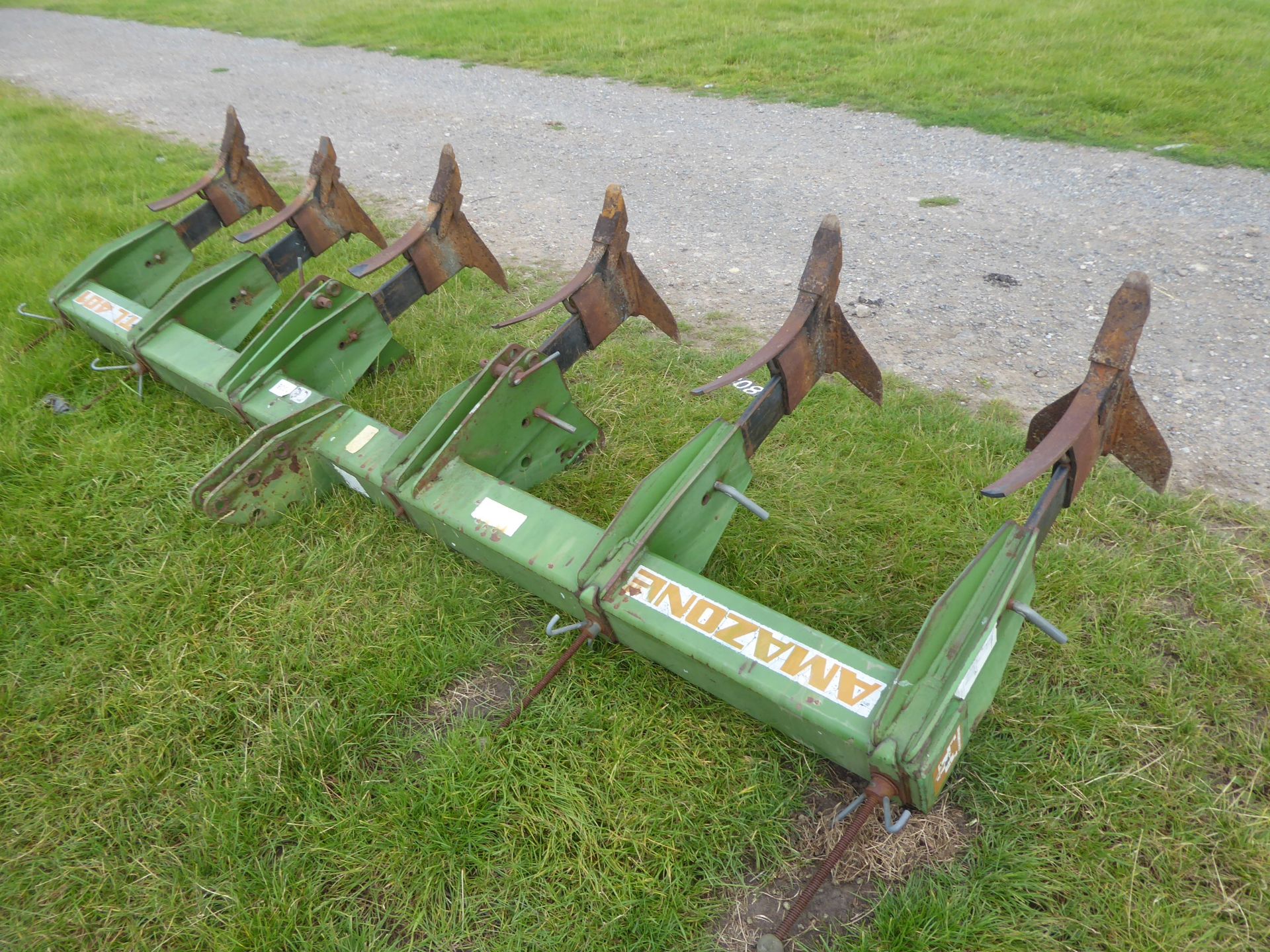 Amazone 4m toolbar, 6 legs, fair condition