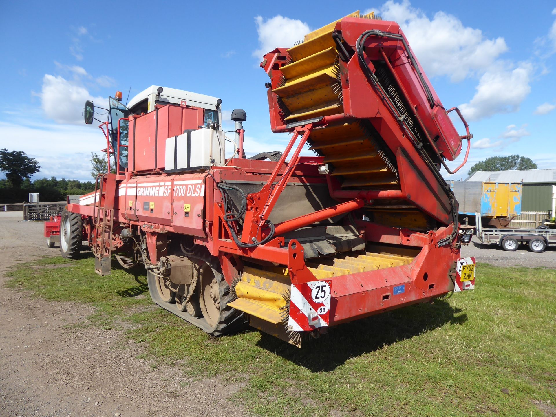 Grimme SF1700 DLS self propelled potato harvester c/w side discharge front topper, 800 tyre and - Image 4 of 5