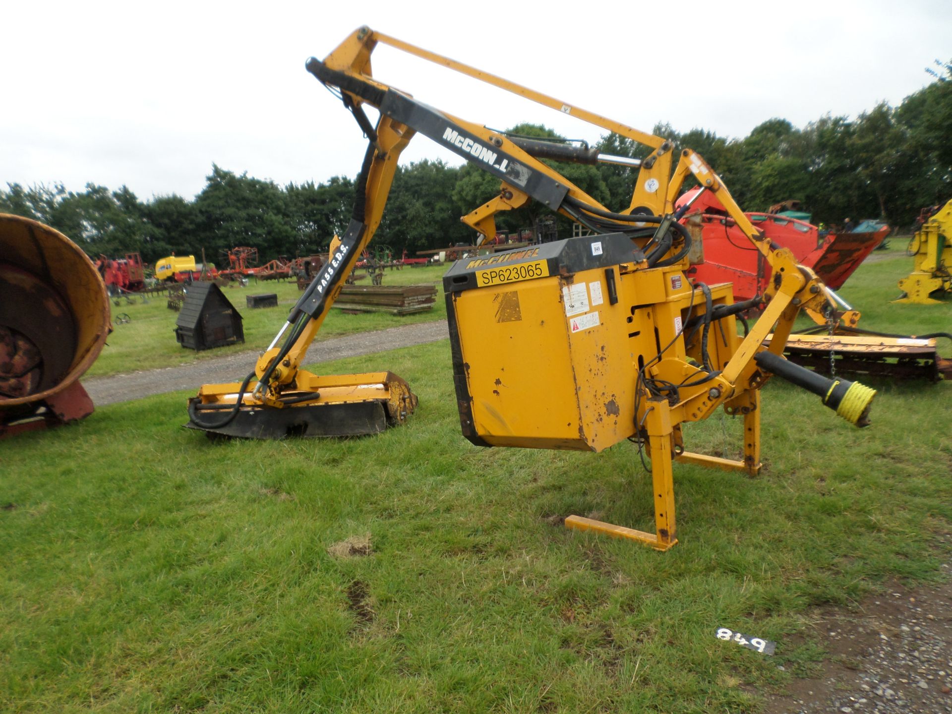 2009 McConnel PA55 hedge cutter, motion controls, cranked arm