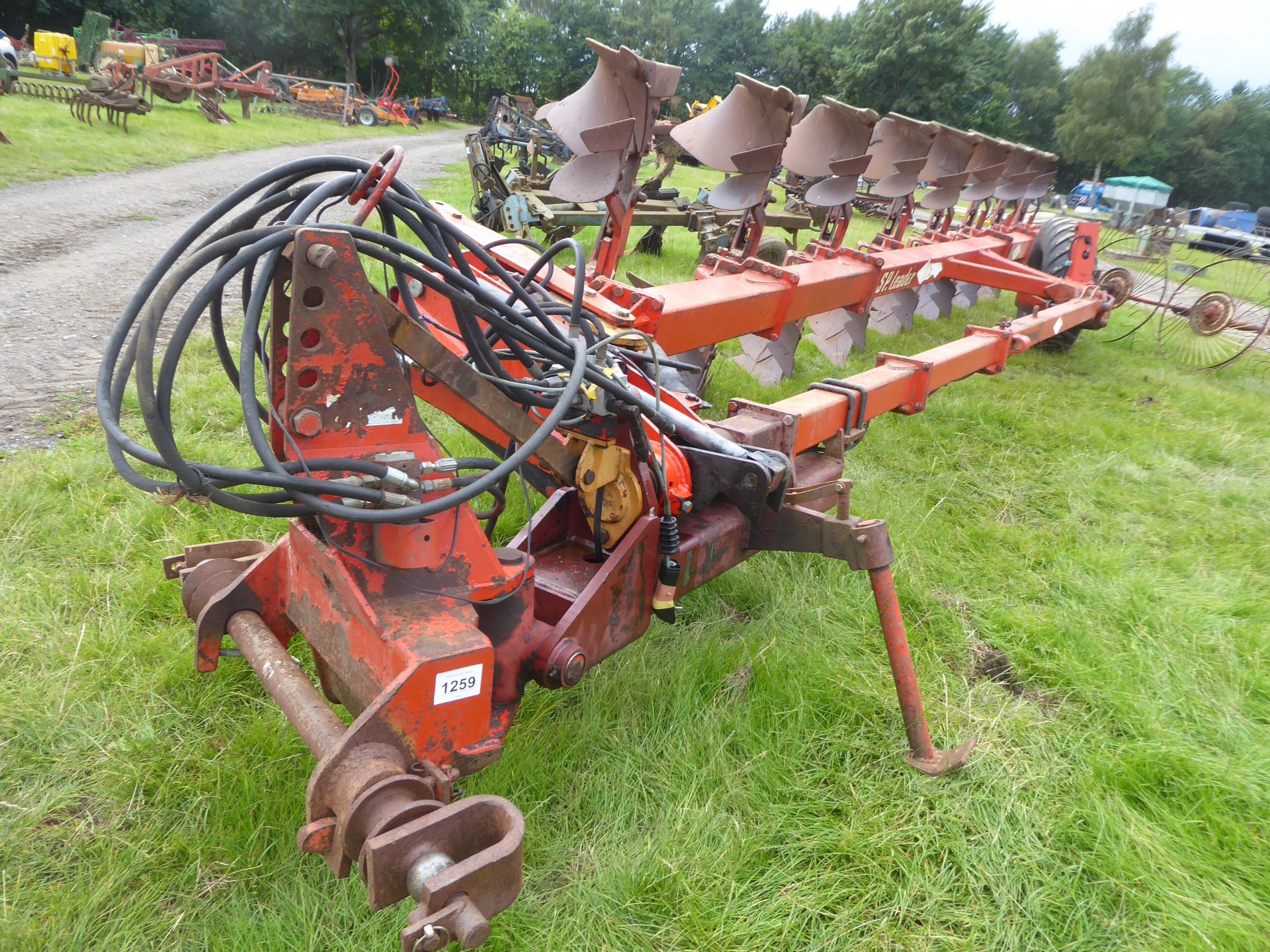 Kuhn 8 fur semi mounted plough Kuhn 8 Fur semi mounted plough - Image 3 of 3