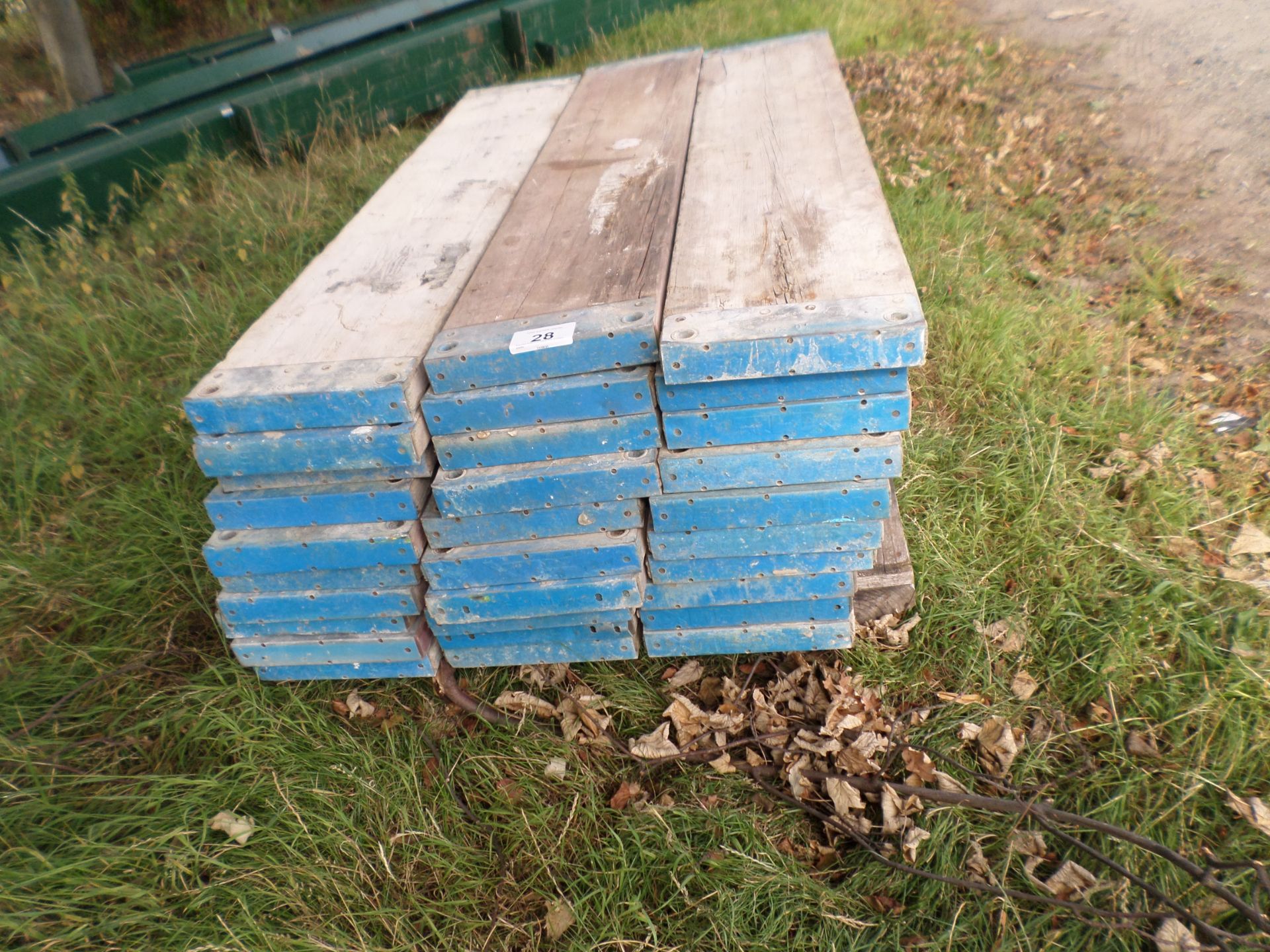 Assorted lengths of heavy duty scafflod planks - Image 2 of 2