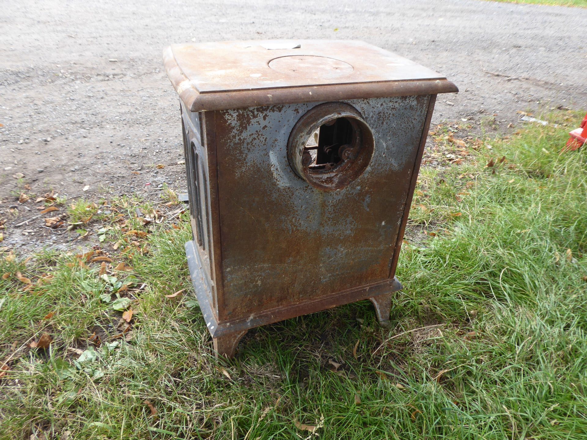 Log burner, needs new glass NO VAT - Image 2 of 2