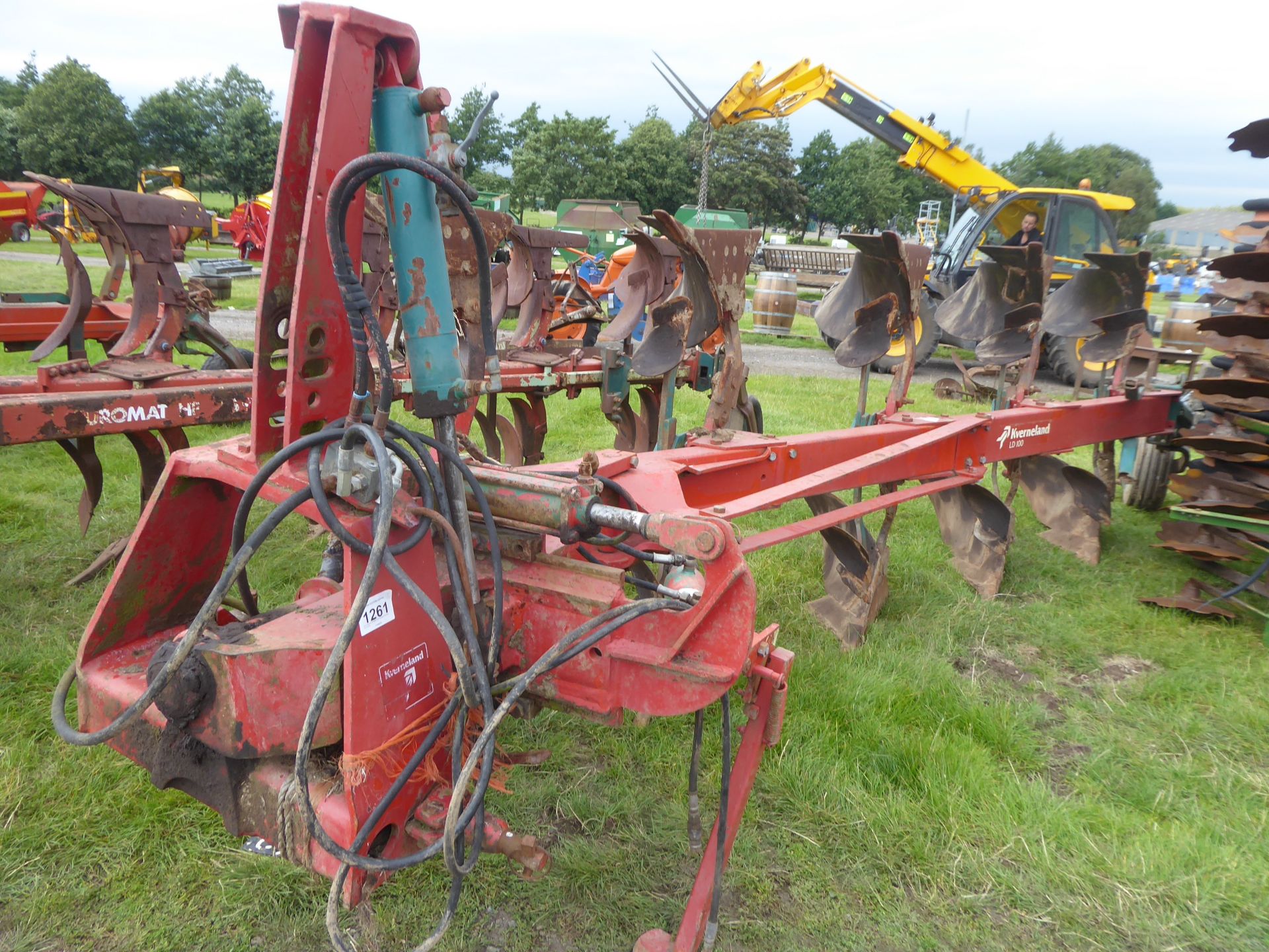 Kverneland LD100 5 rev plough c/w hyd vari width - Image 2 of 2