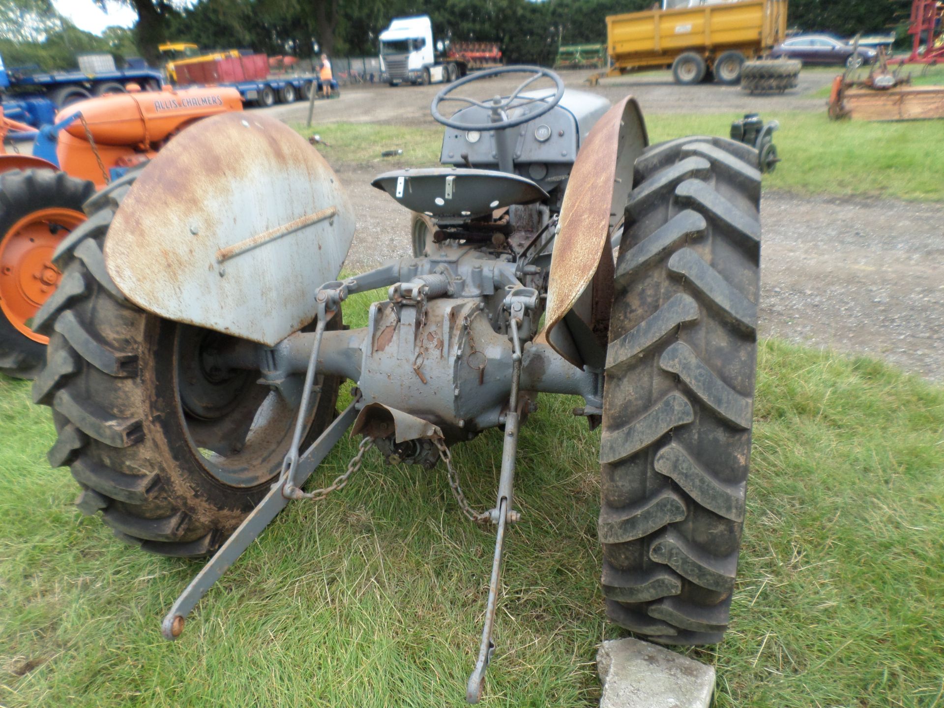 Massey Ferguson 1951 petrol tractor, barn find - Image 2 of 4