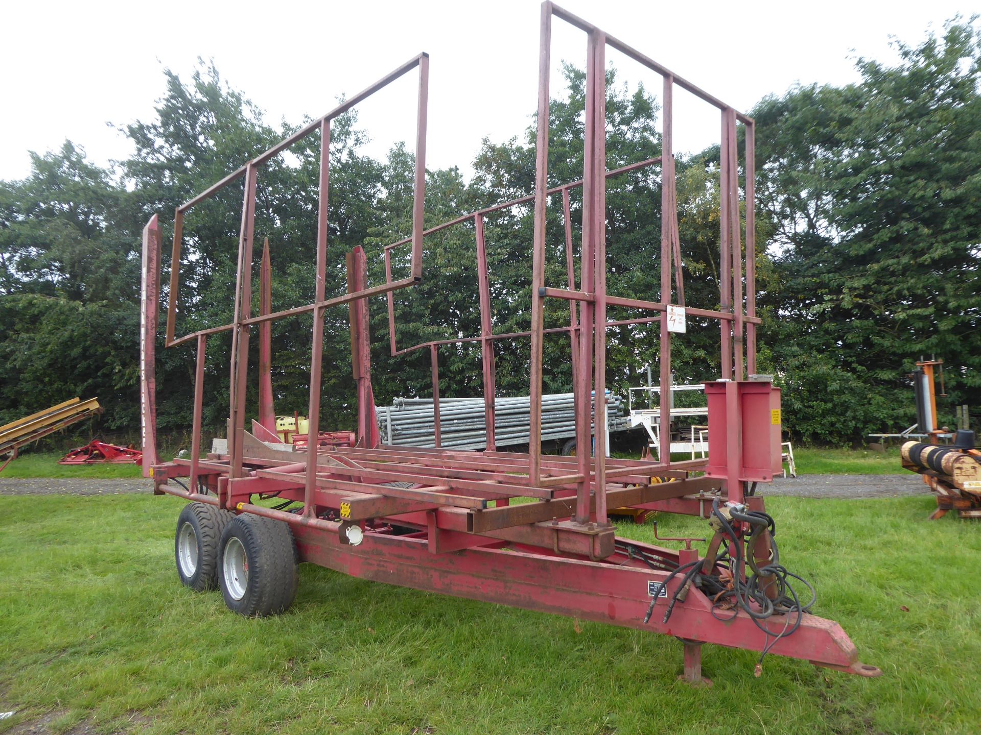 TIMIK bale chaser, carries 12 x 4x3 bales and also flat 10s, control box