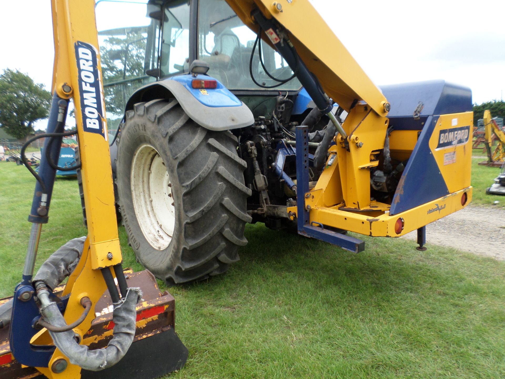 Bomford Falcon 5.5m 3 point linkage mounted flail mower/hedgcutter. DCU electric controls, 1200 trim - Image 2 of 7