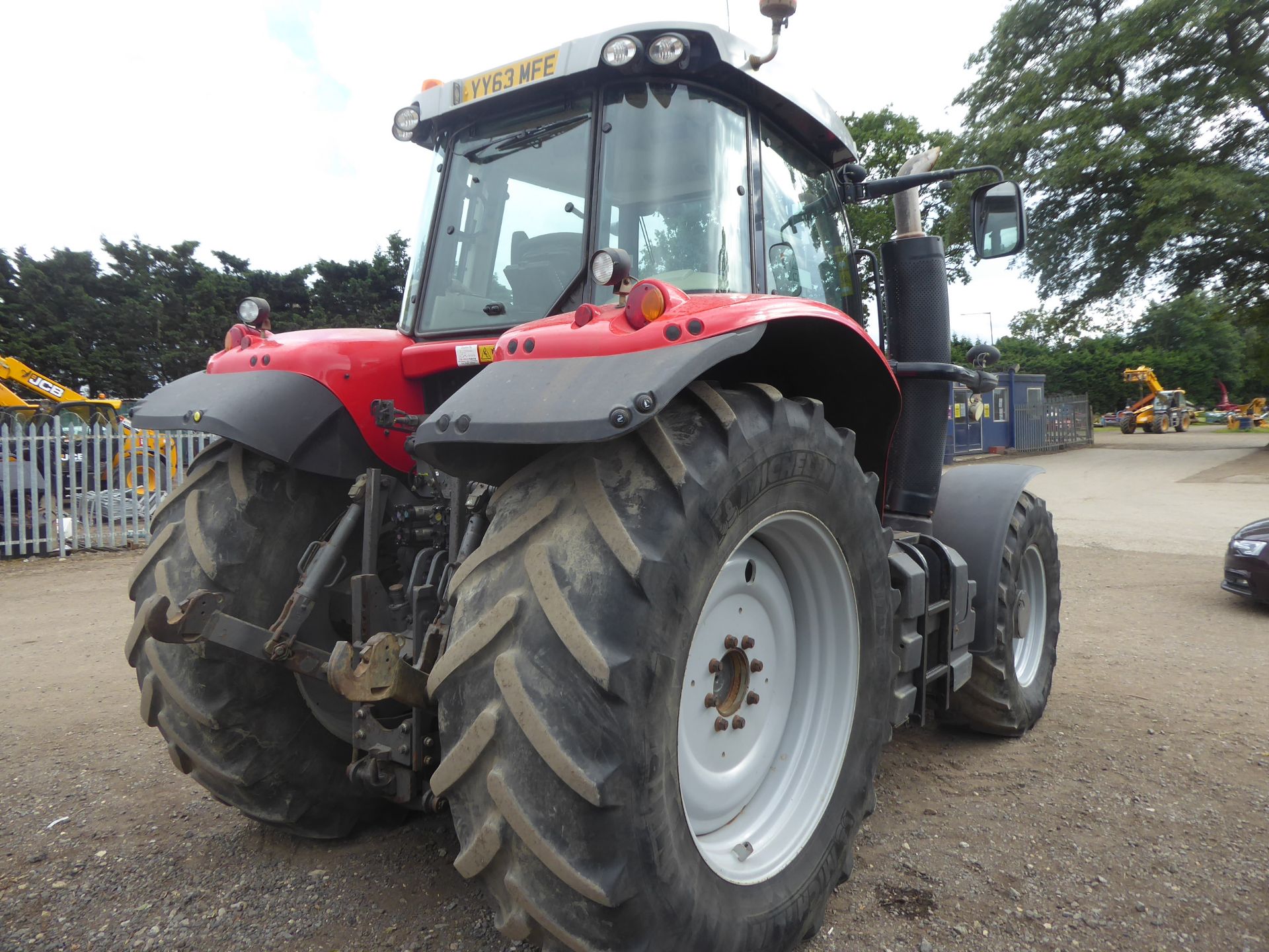 Massey Ferguson 7620 Exclusive 4wd tractor c/w VT gearbox, 150ltr/min hydraulic pump, 4T front - Image 3 of 5
