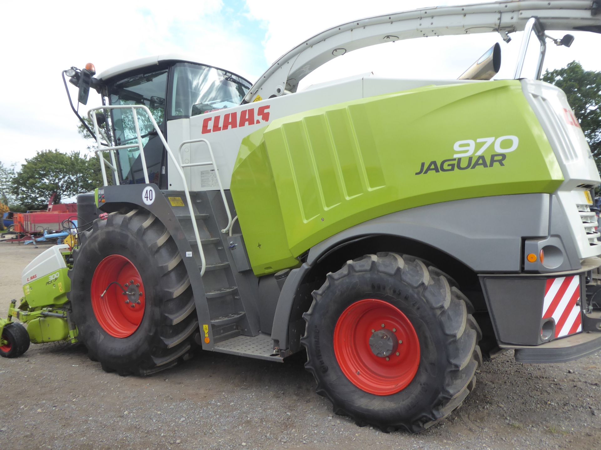 Claas 970 Jaguar self propelled forage harvester c/w heavy duty 300 pick-up, 28 blade bio-drum, pick - Image 2 of 4