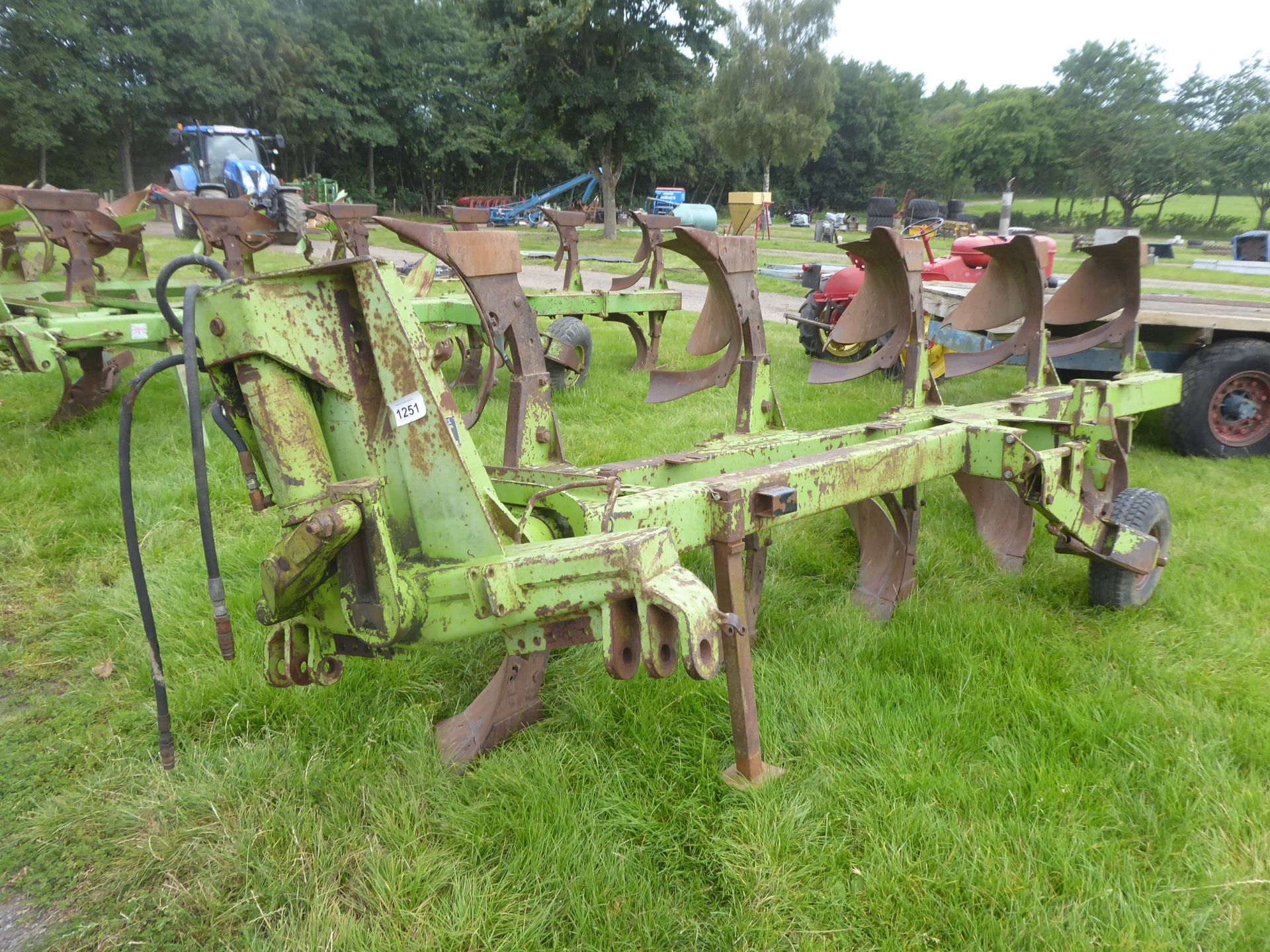 Dowdeswell DP7D 5F plough c/w trashboards - Image 2 of 2