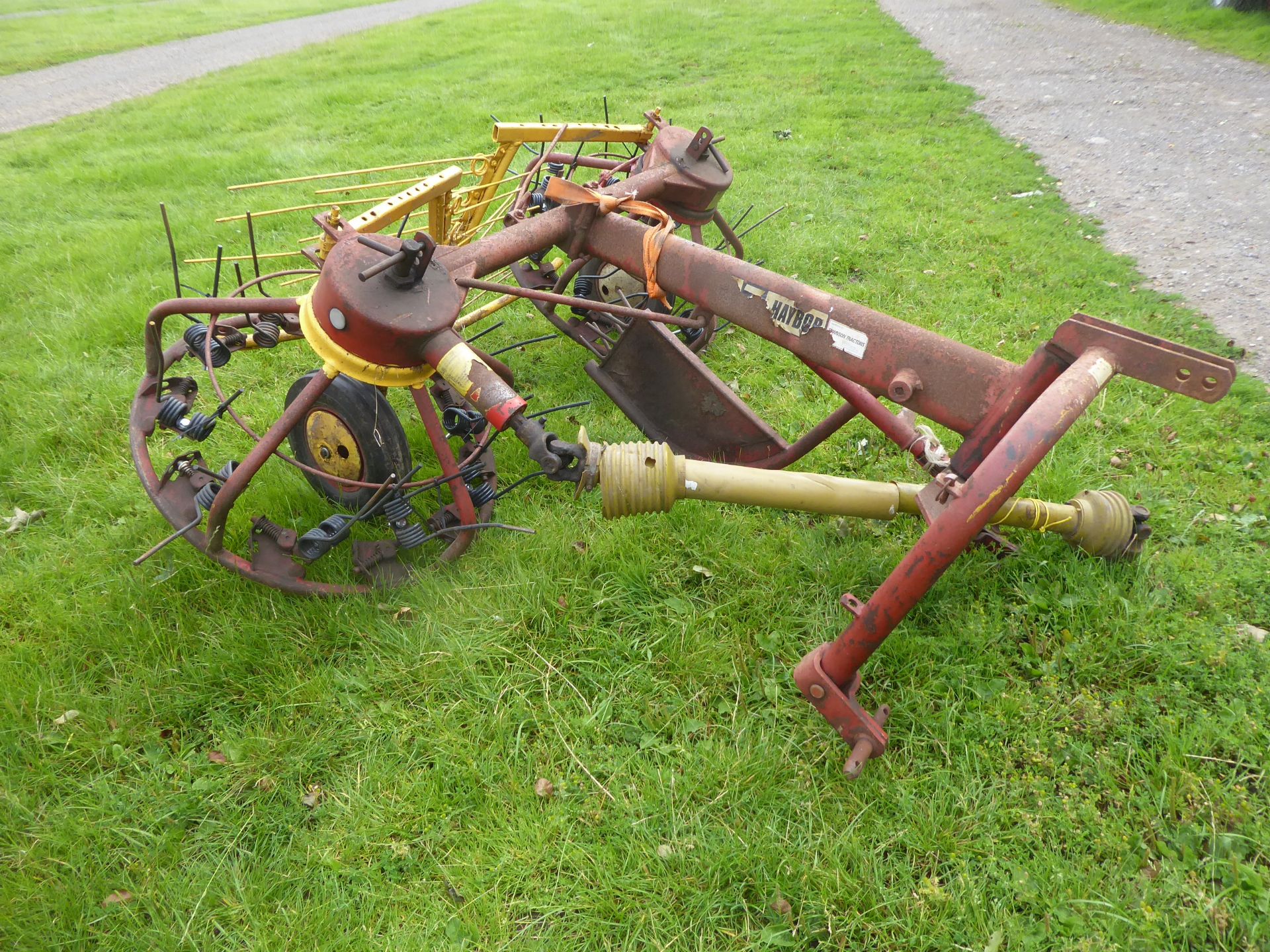 PZ 200 haybob with full set of tines and gates - Image 2 of 2