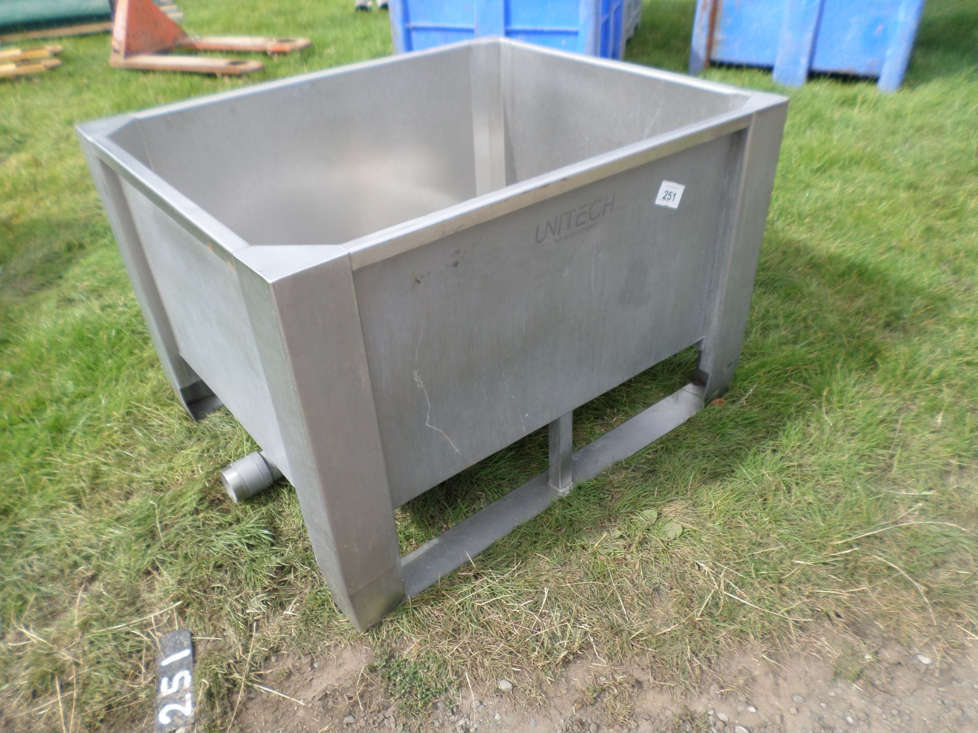 Stainless steel wash tank